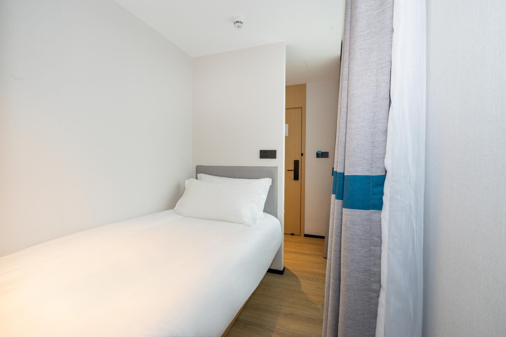 Huazhu - Single Bed Room