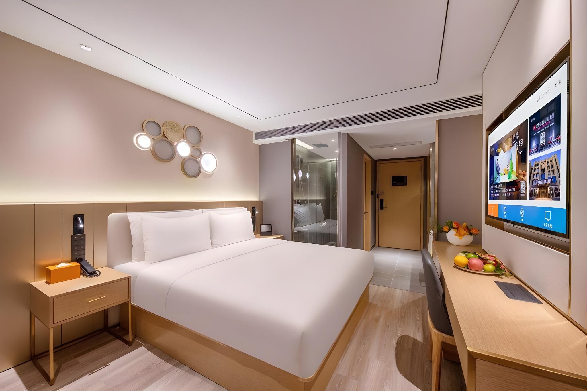 Deluxe Room Queen