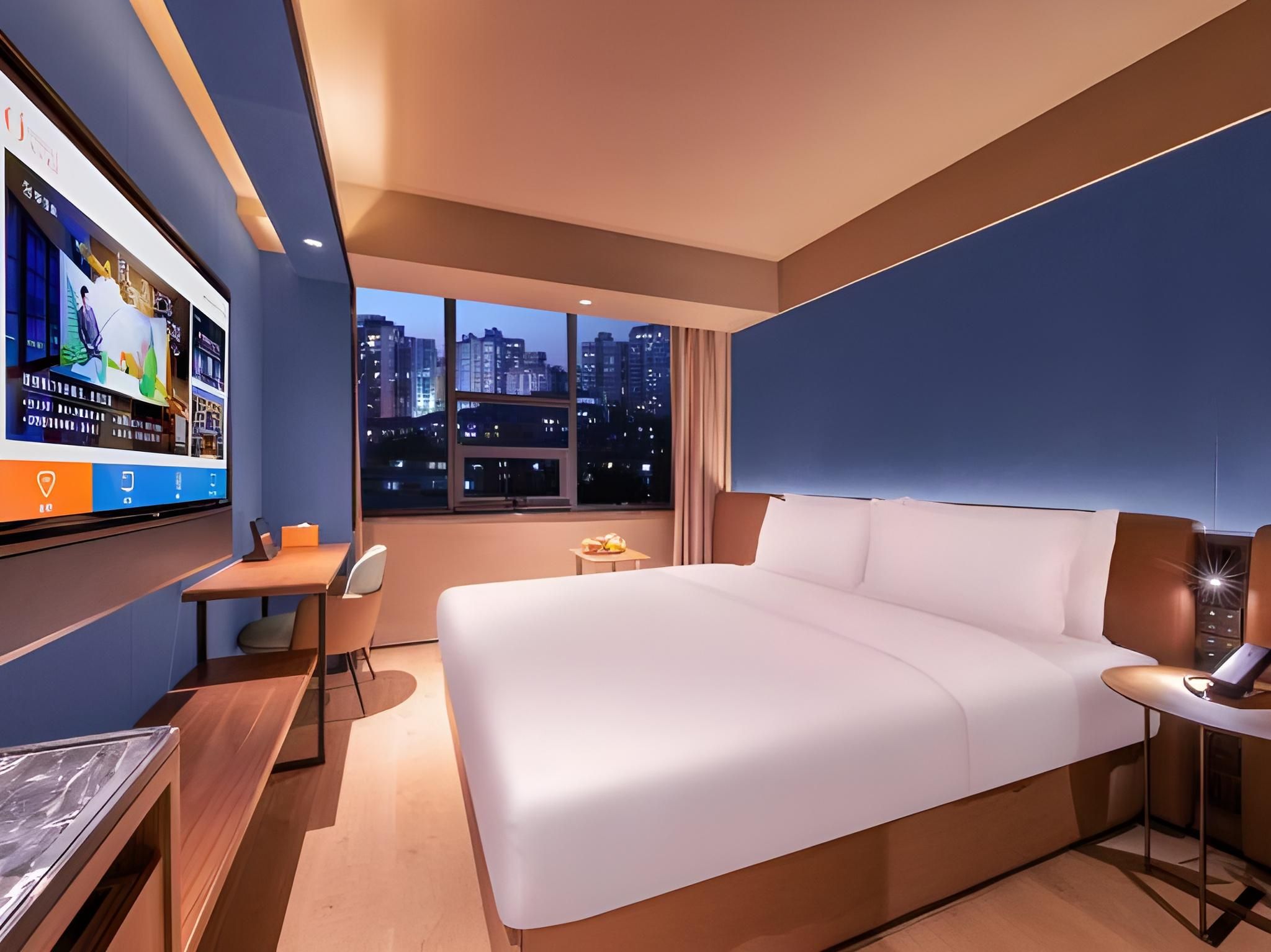 Queen Superior Room
