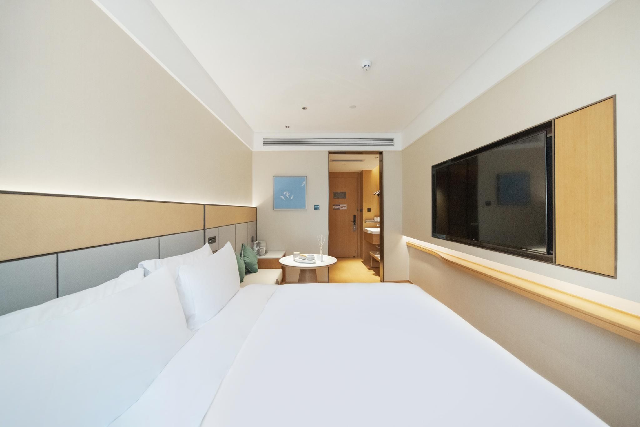 Huazhu - Room With Bed
