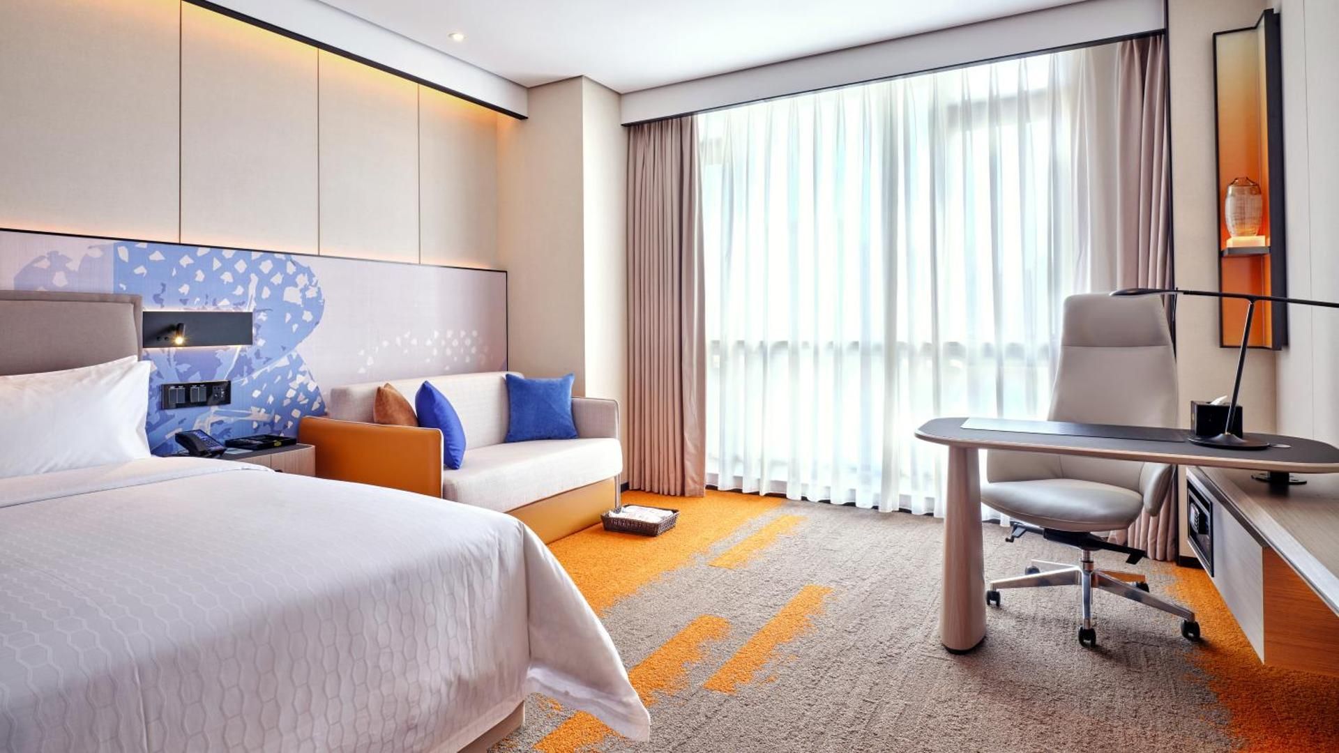 Deluxe Family Room
