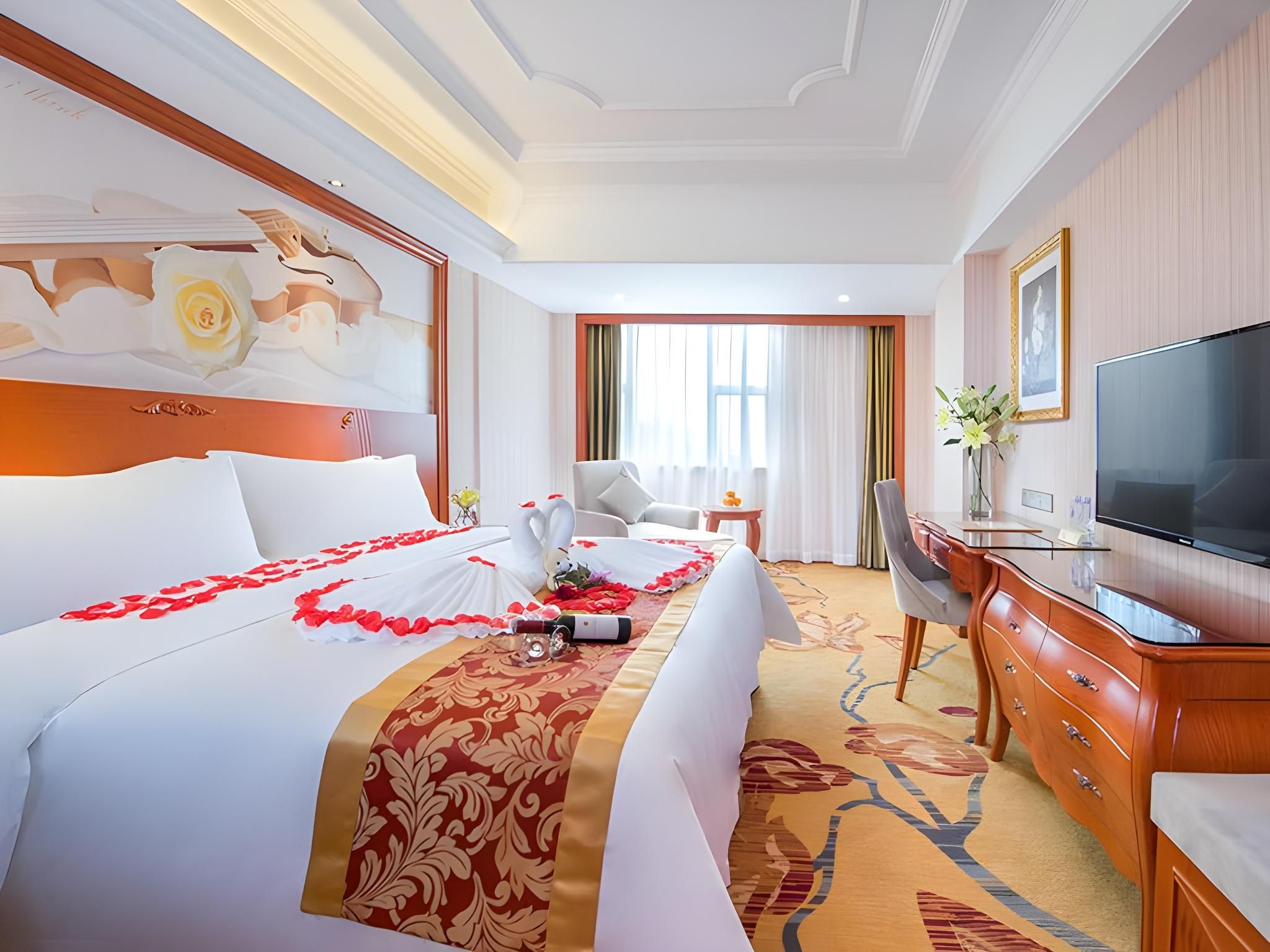 Vienna - Romance Themed Bed Room