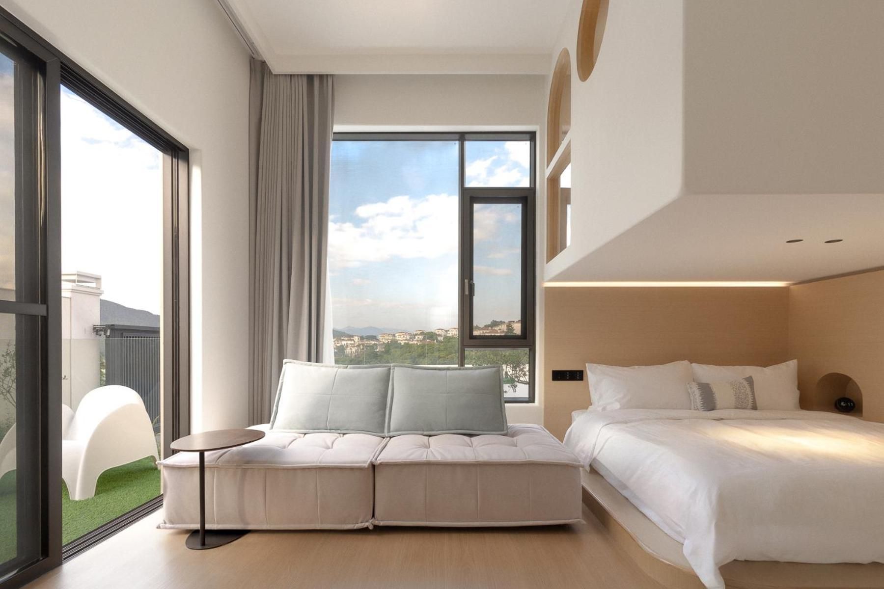 Deluxe Family Room