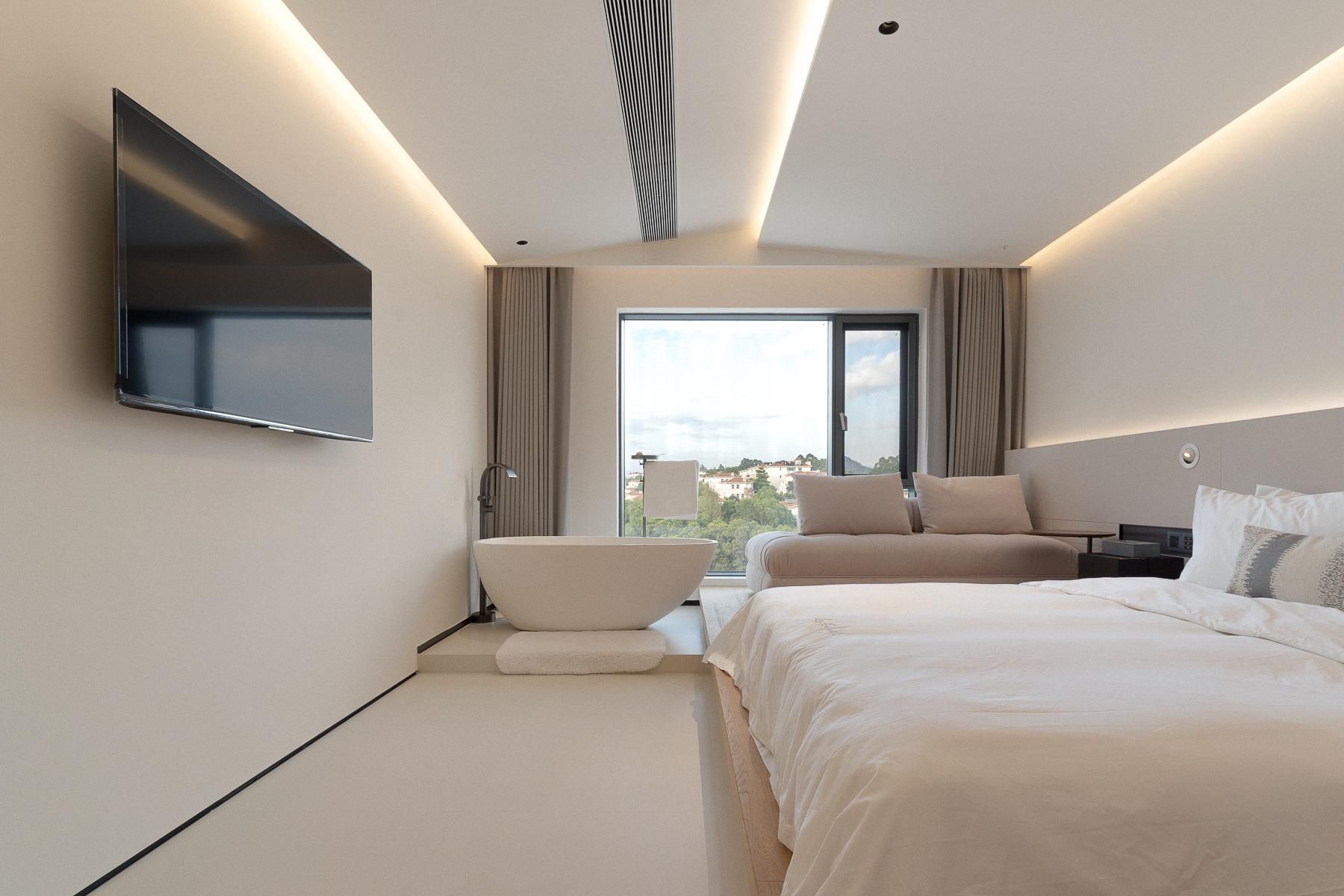 Mountain View Queen Room
