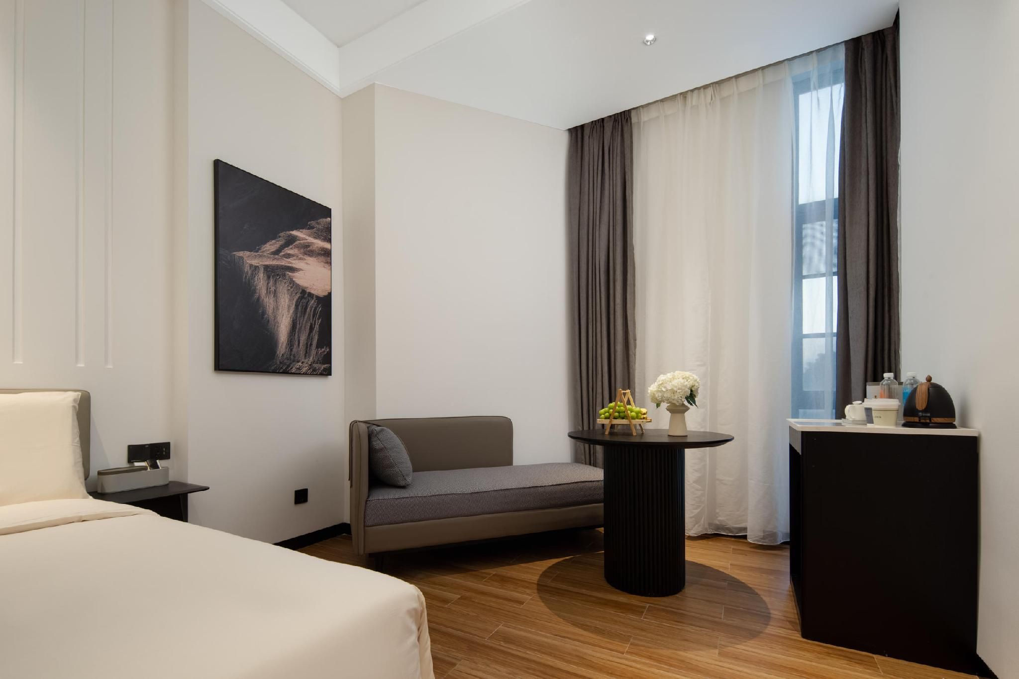 Atour - Elegant Room
