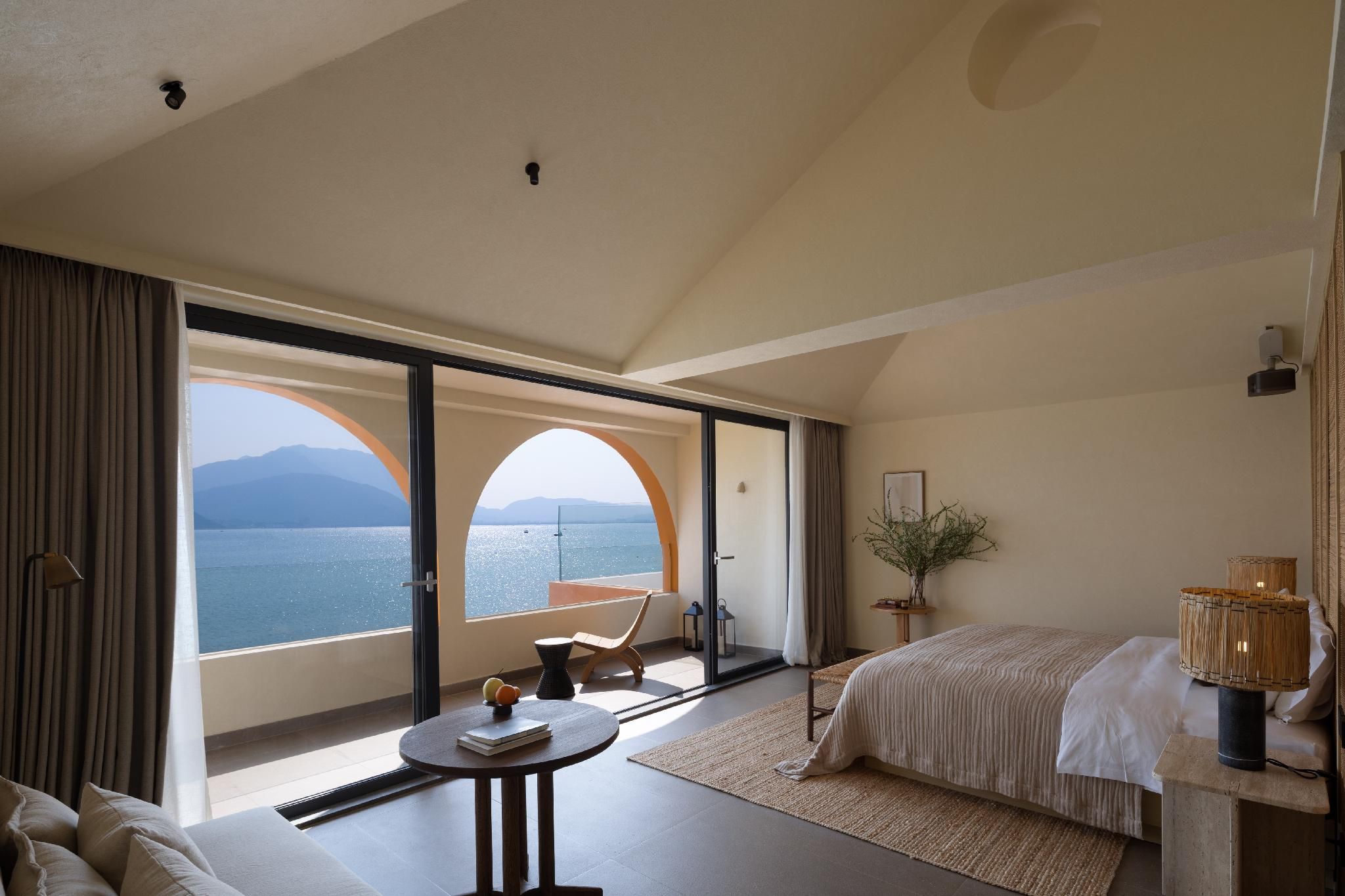 Superior Ocean Vista