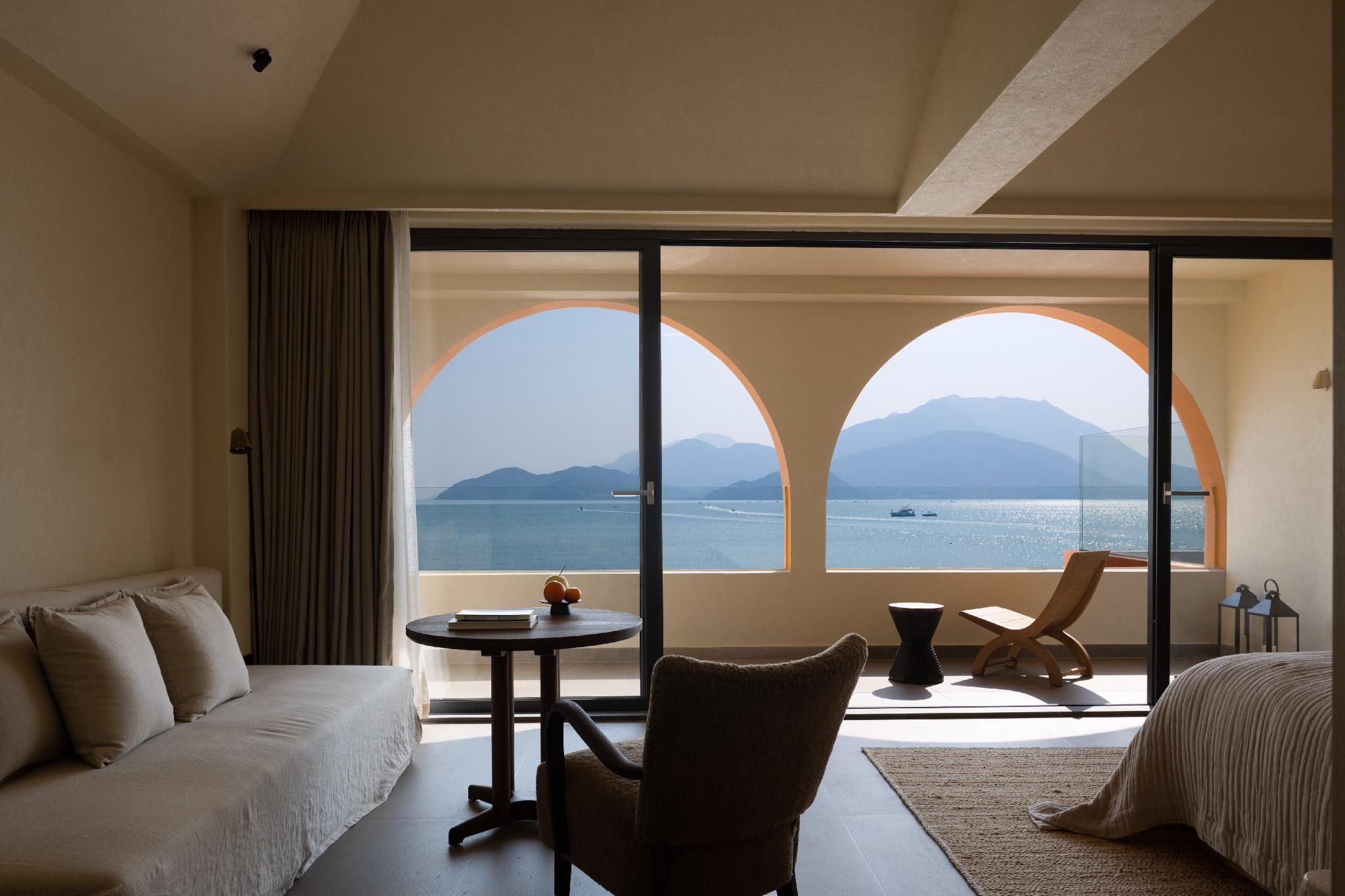 Superior Ocean Vista