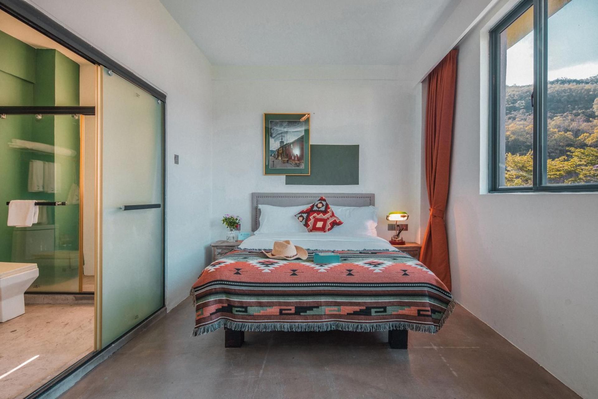 City View Queen Room