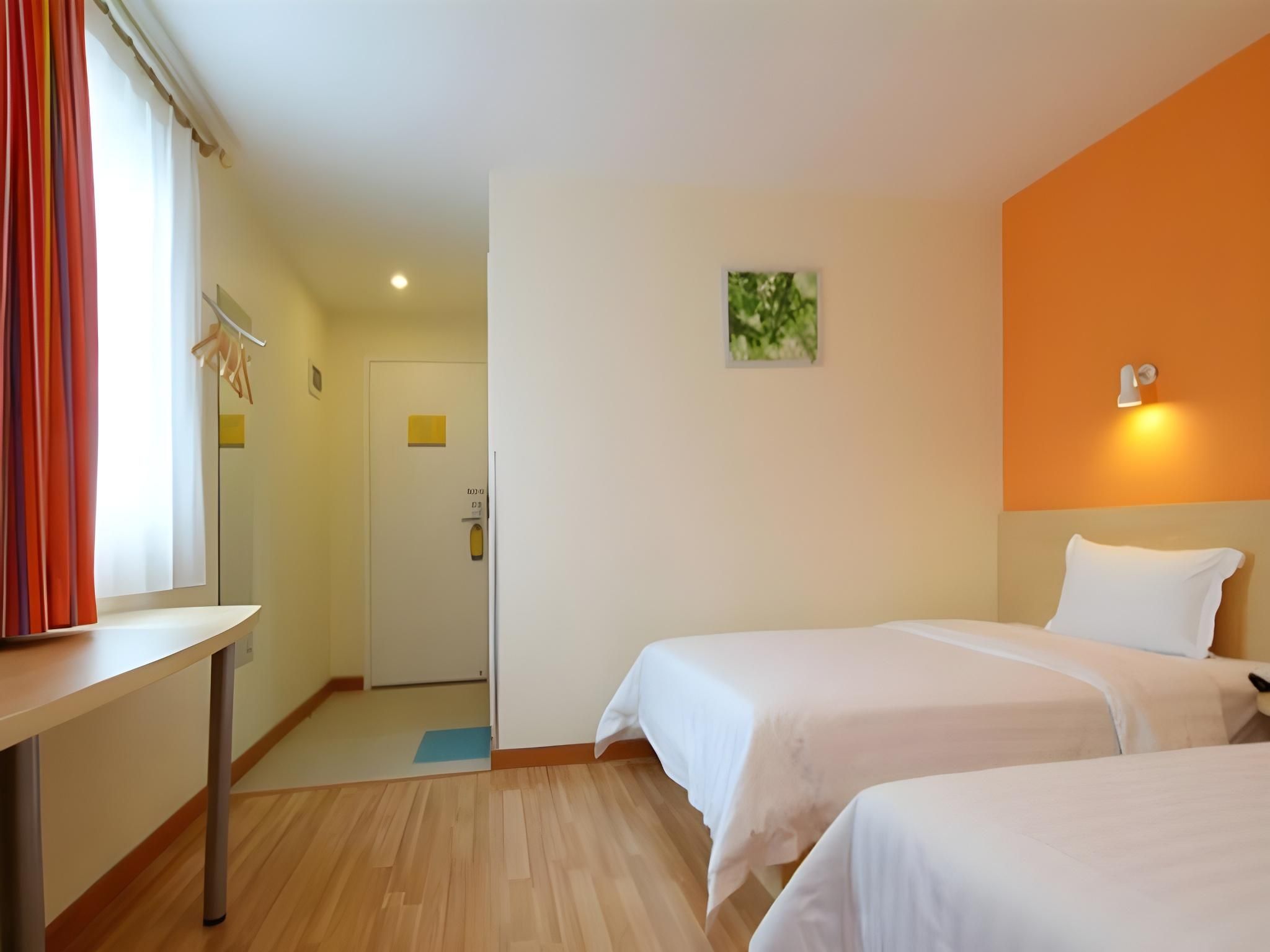 Corporate Twin, Guest room, 2 Twin/Single Bed(s), City view