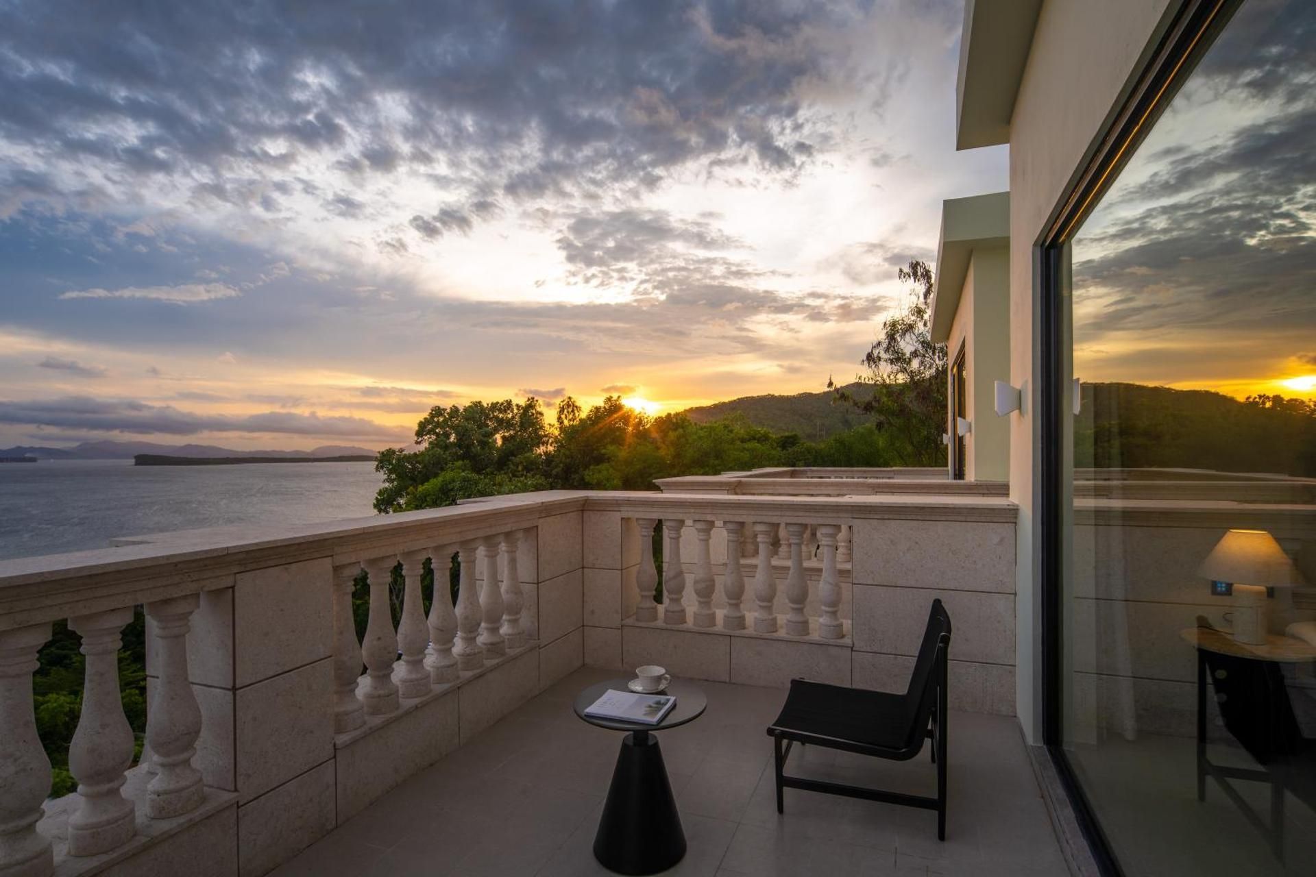 Queen Room with Sea View