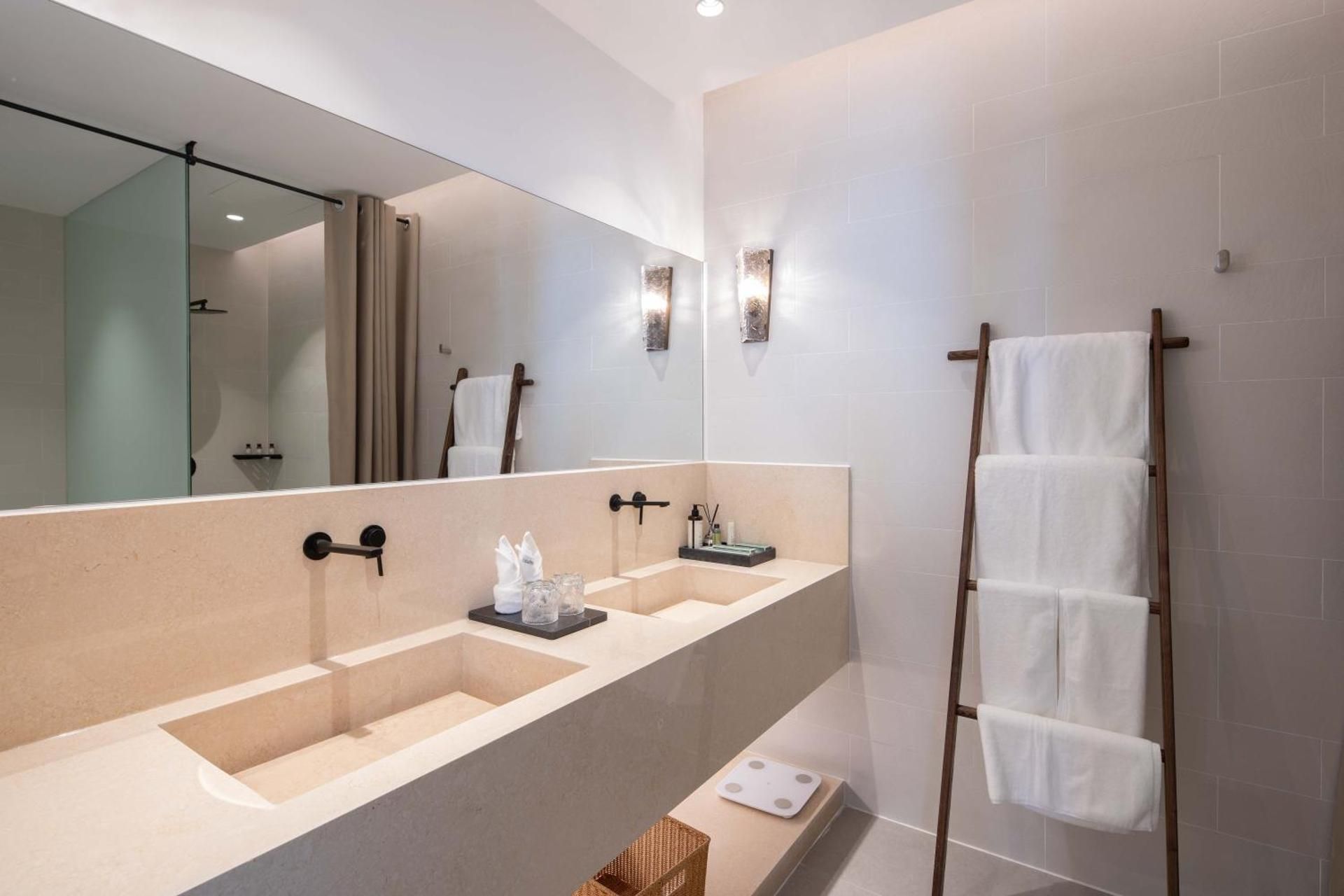 Deluxe Double or Twin Room with Ocean View