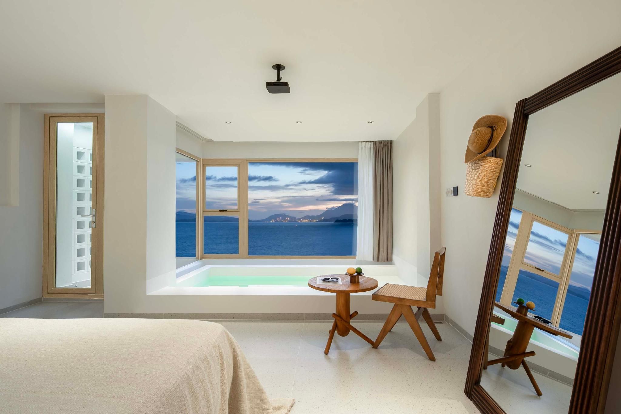 Ocean View Queen Room with Balcony