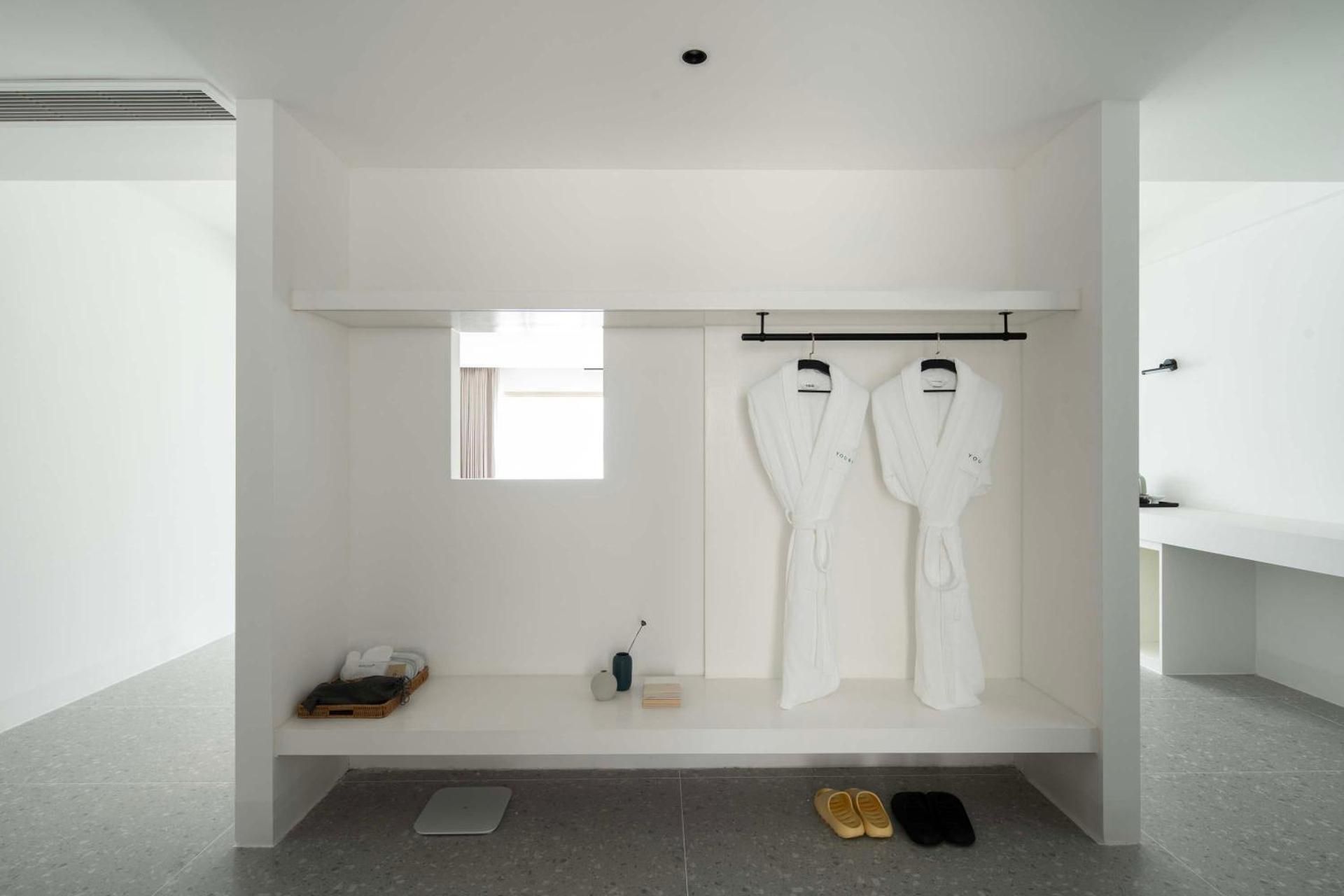 Queen Room with Pool View