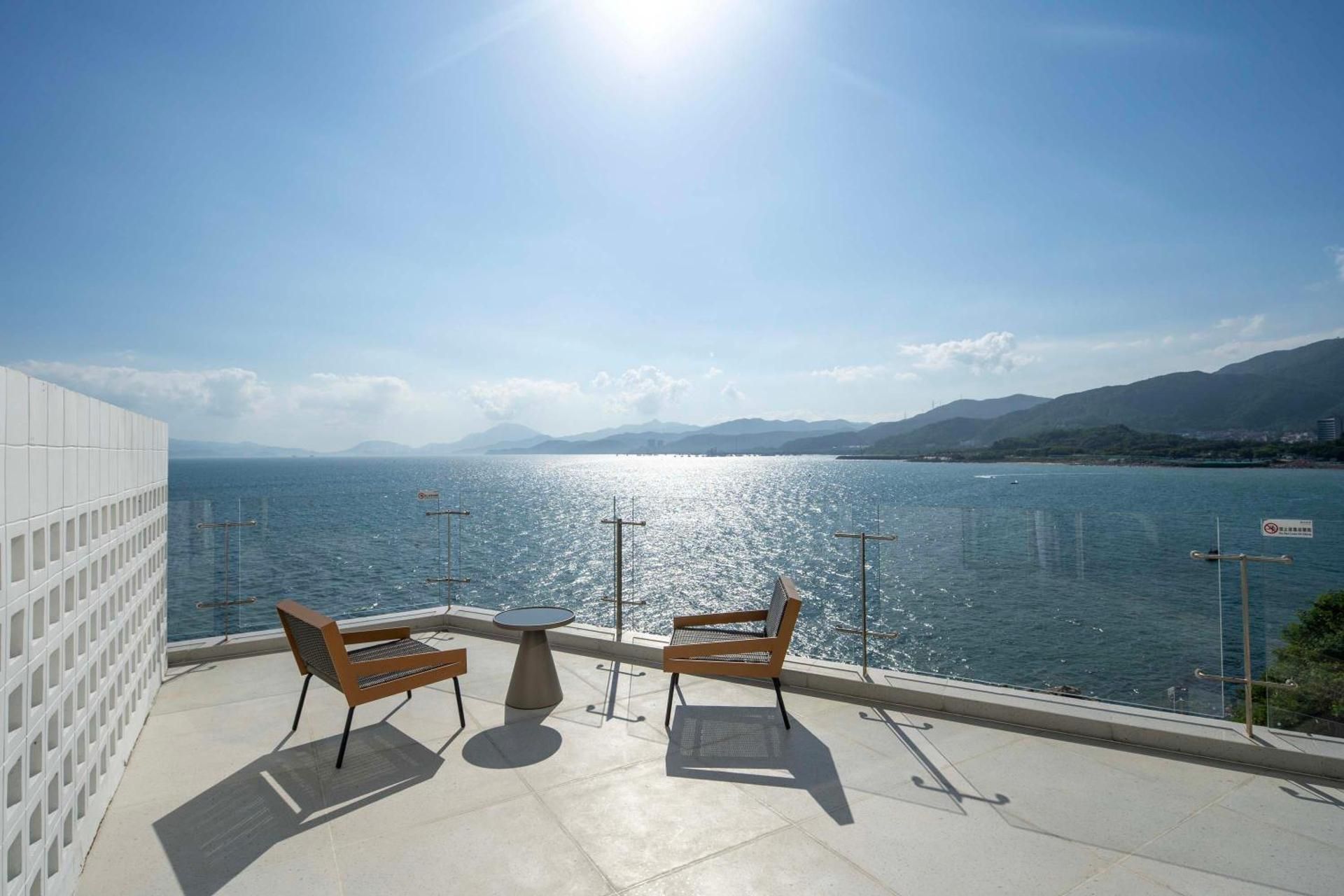 Deluxe Double Room with Balcony and Sea View