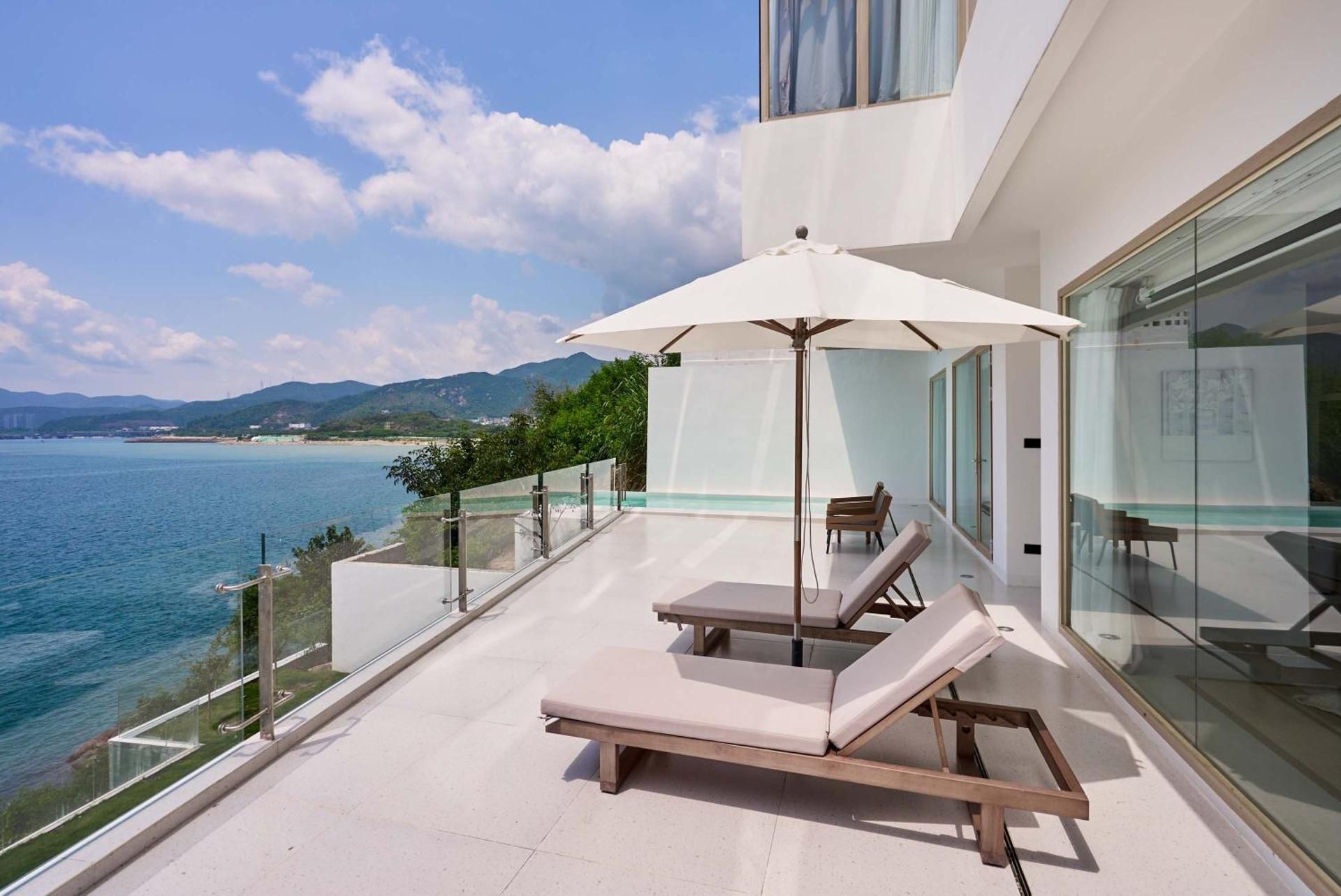 Family Room with Sea View