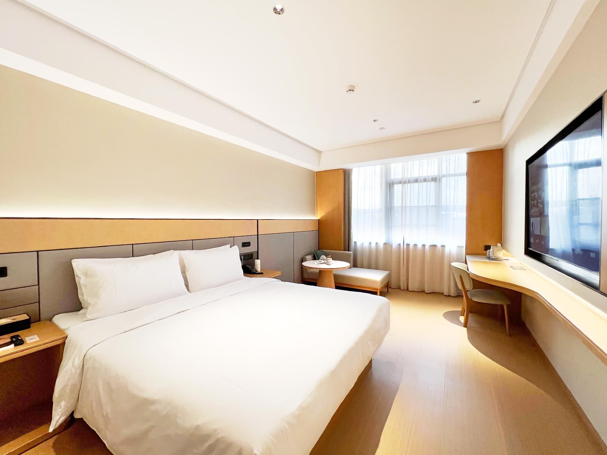Business Queen Bed Room