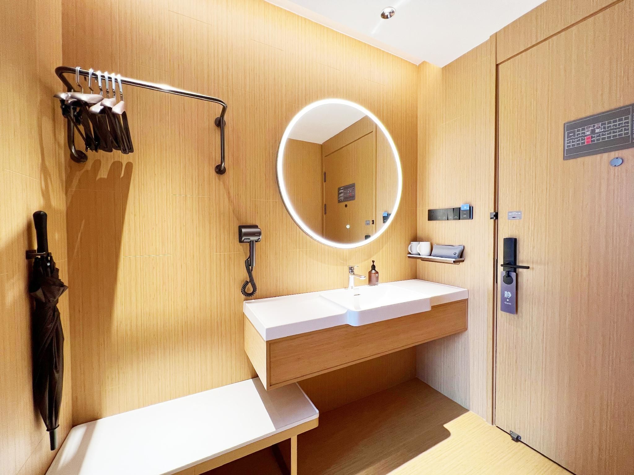 Business Queen Bed Room