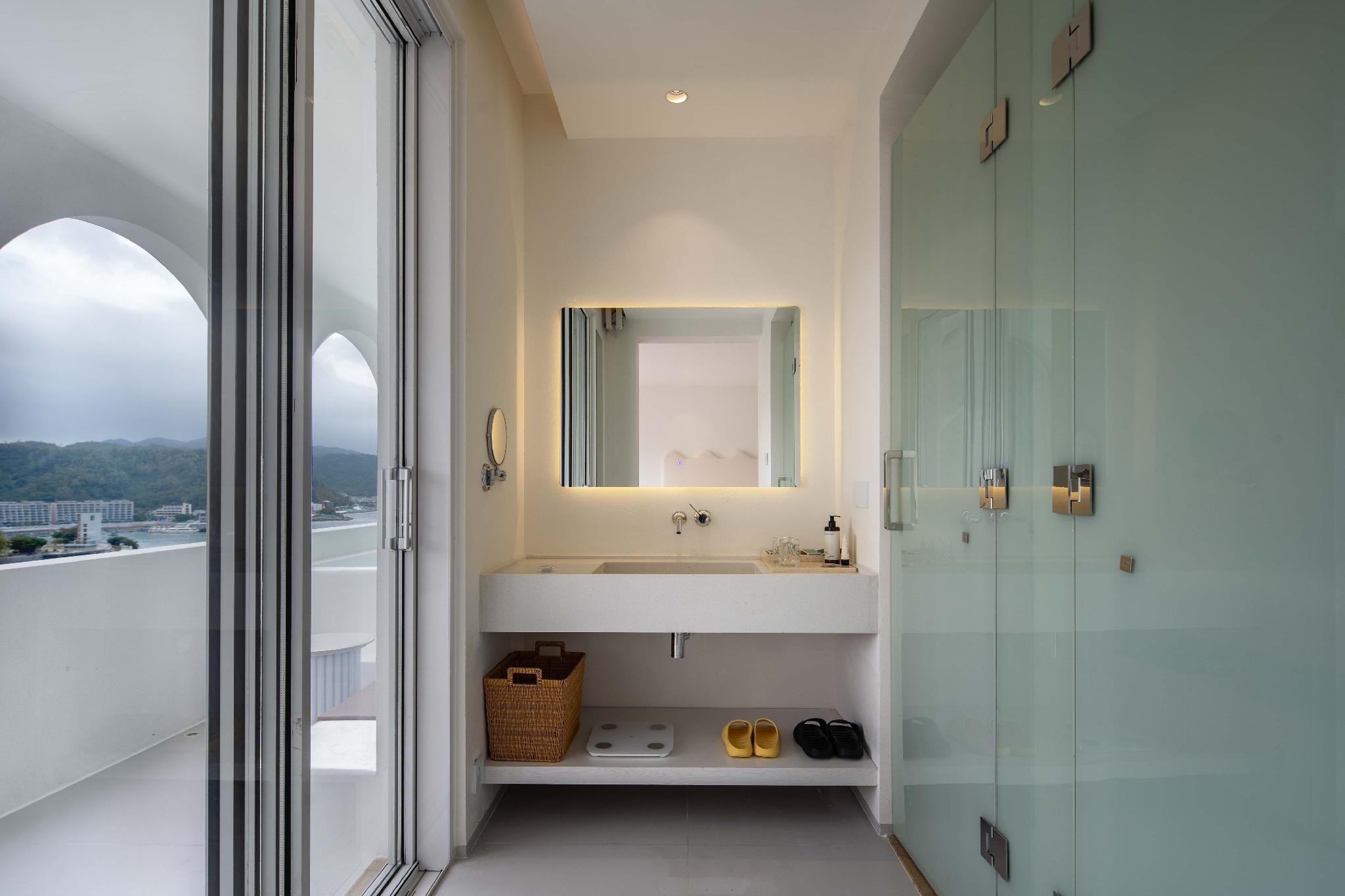 Luxury Side Sea View Room