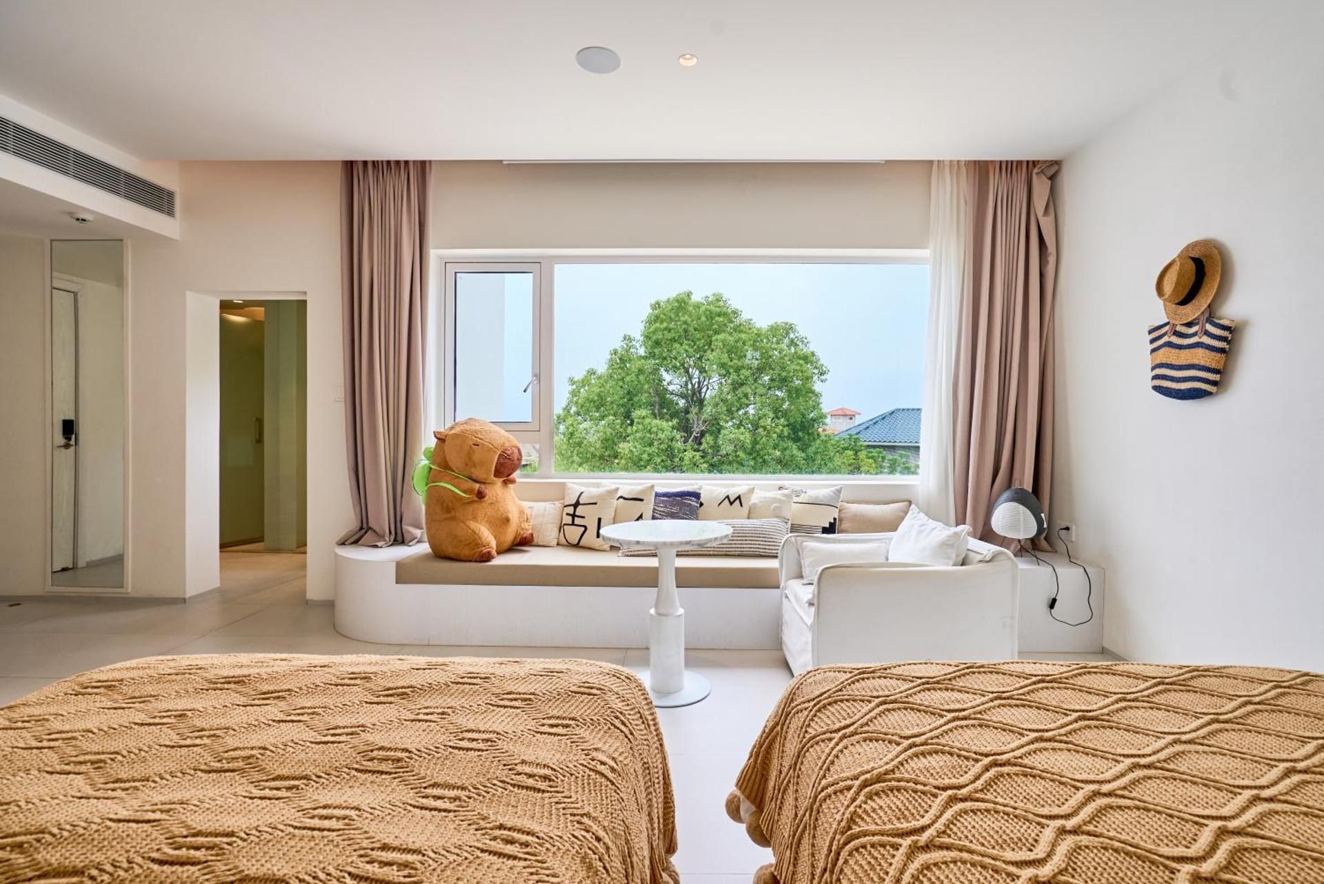 Twin Room with Mountain View