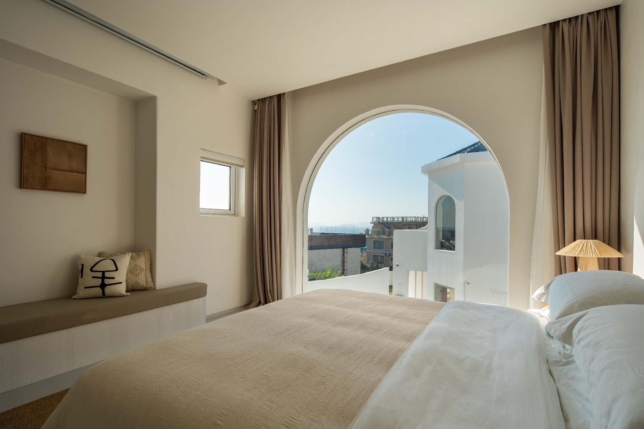 King Deluxe Room - Breakfast for 2 Included