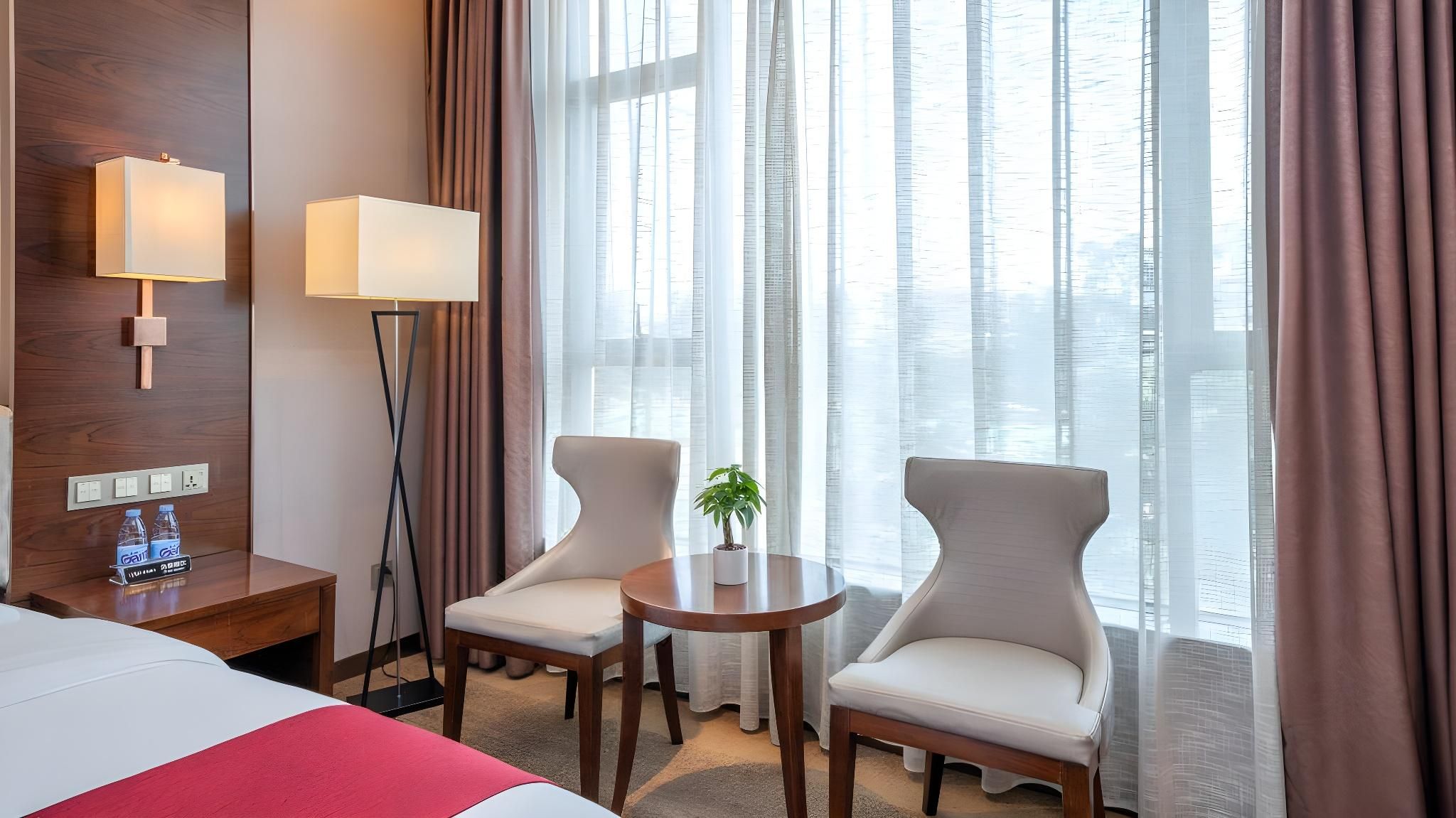 Queen Room with View