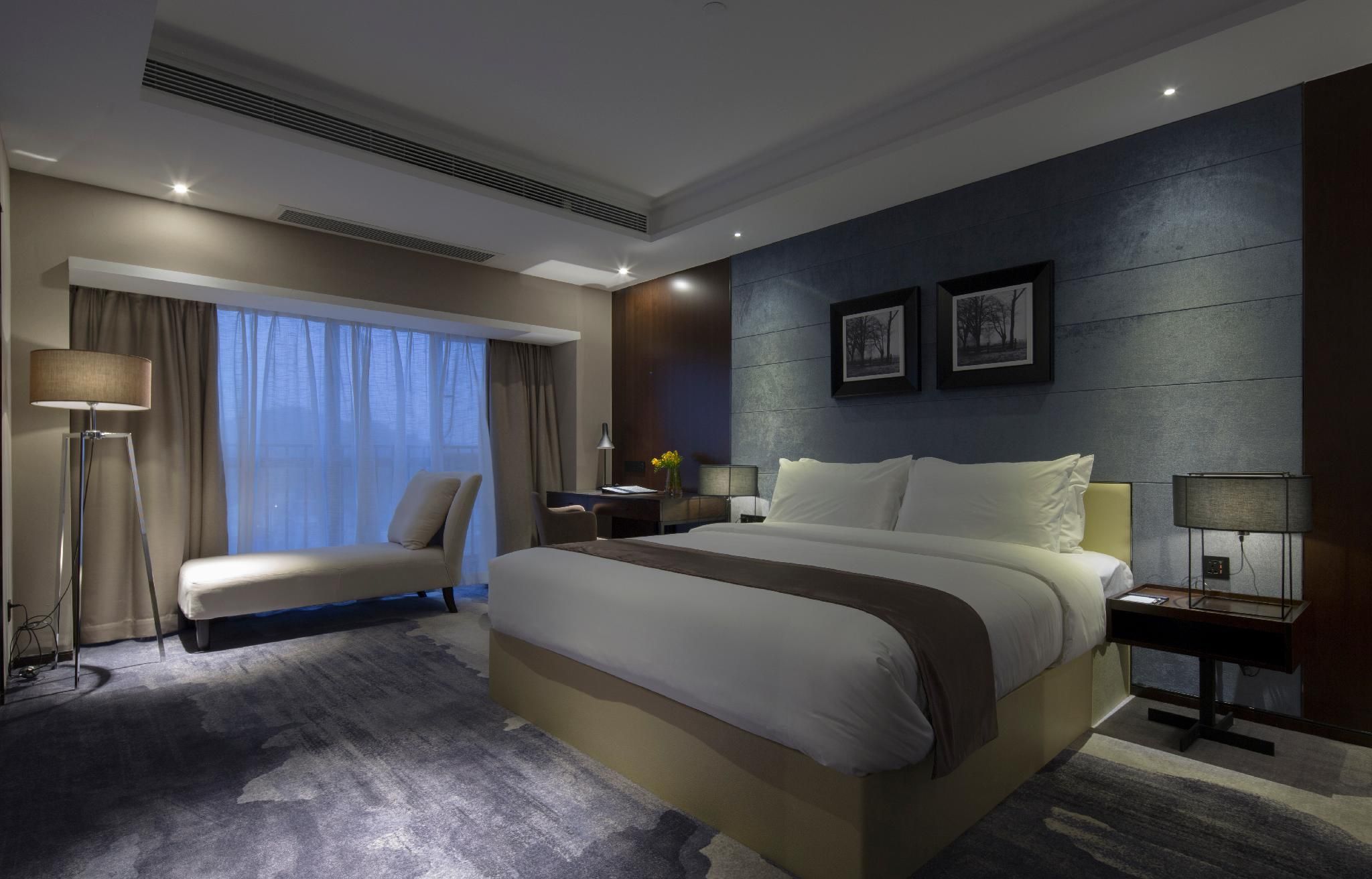 Luxury Suite