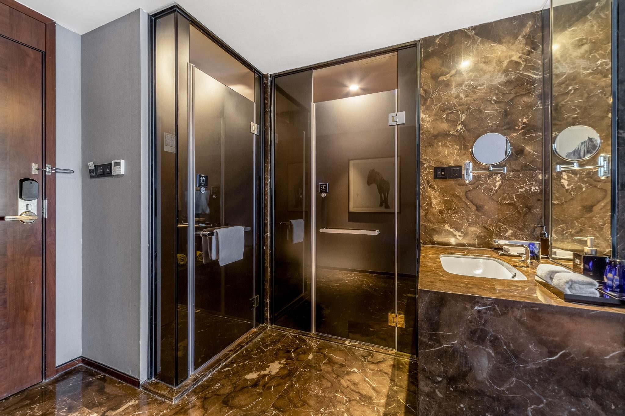 Luxury Deluxe Twin Room
