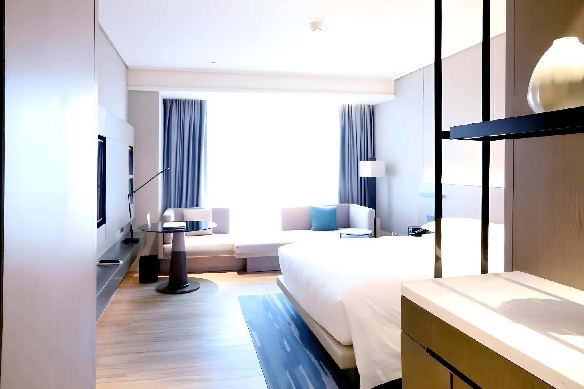 Executive Deluxe Room, Executive lounge access, Deluxe Guest room, 1 King, High floor