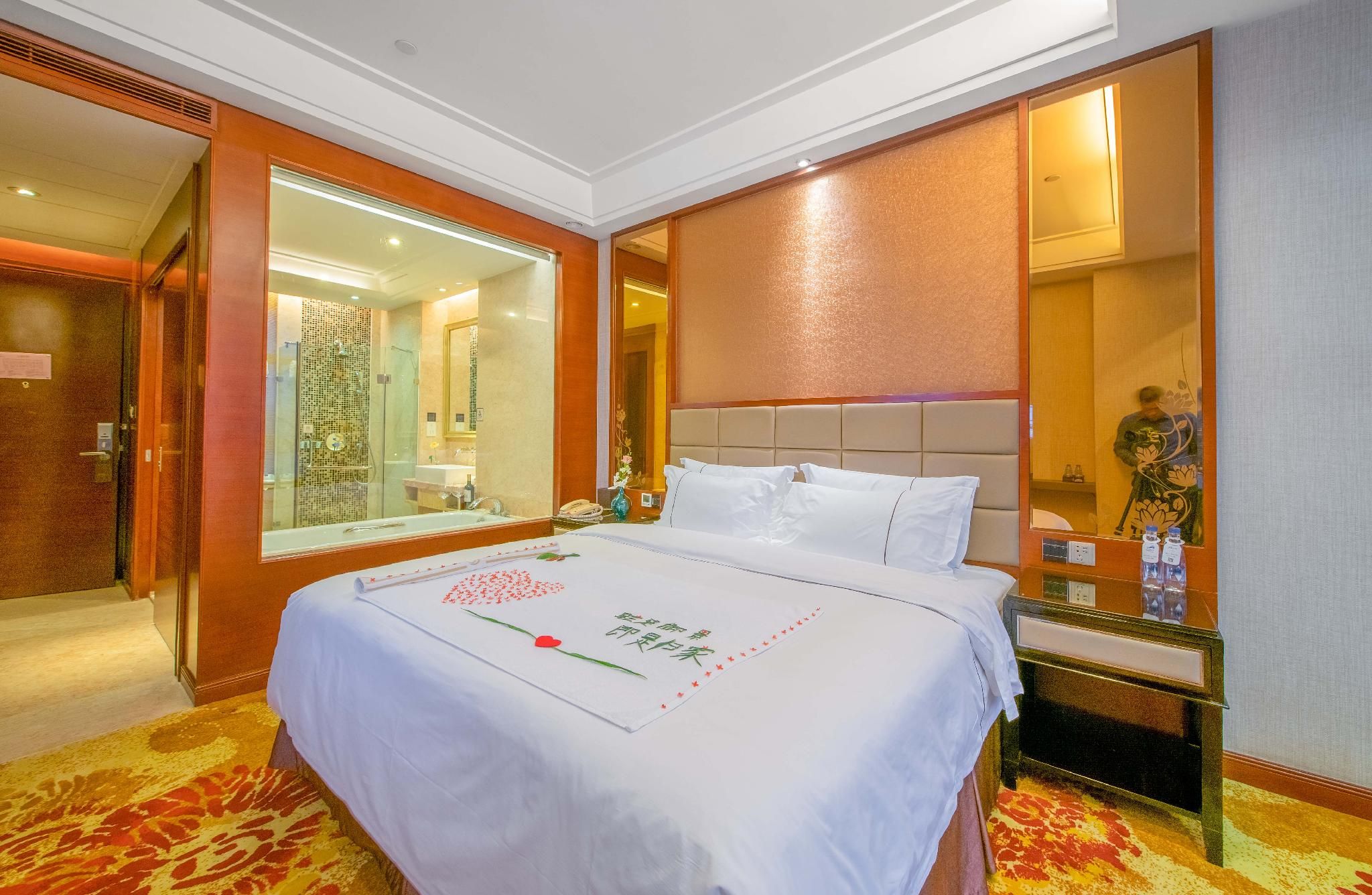 Executive Queen Room
