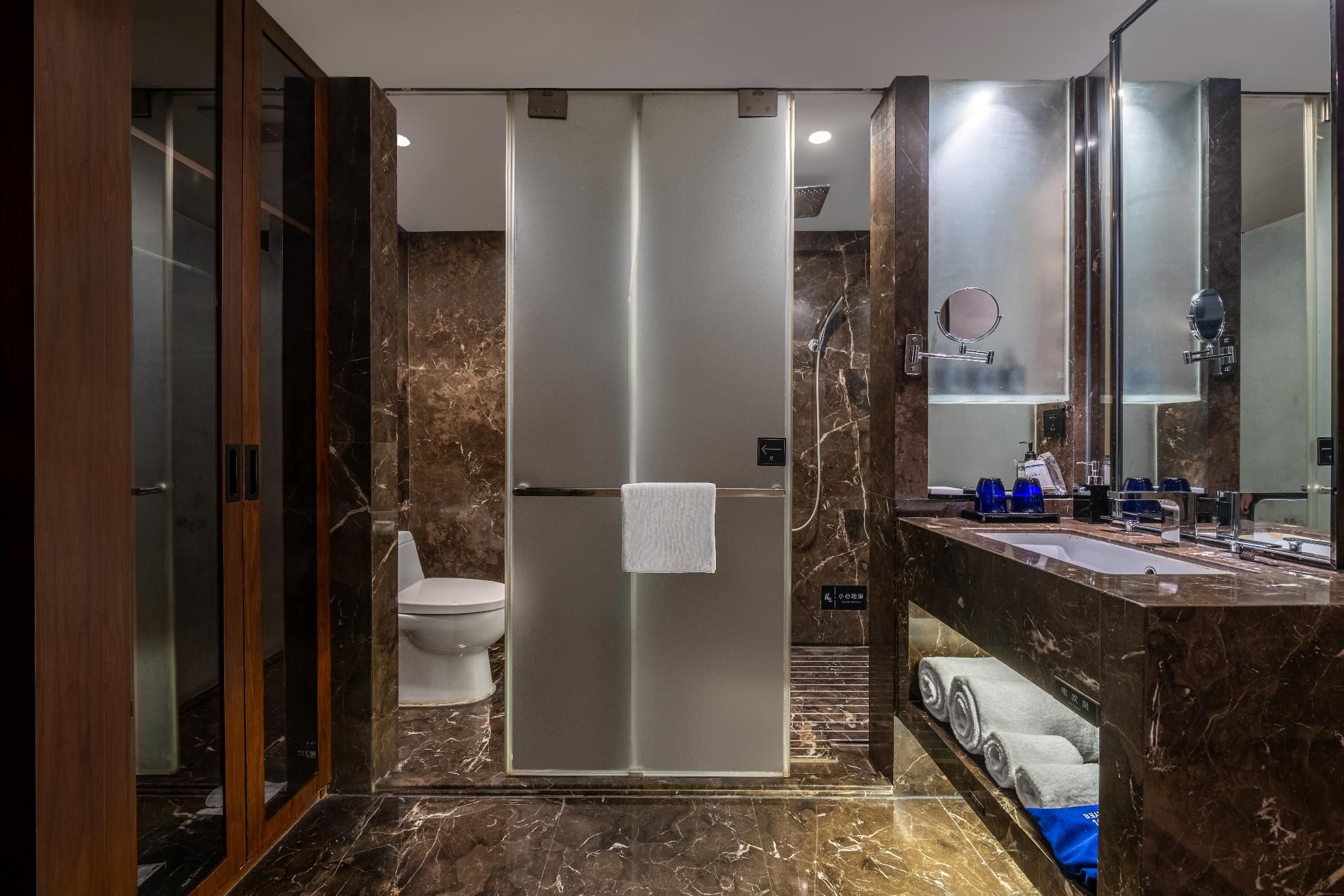 2 Bed Twin Superior Room