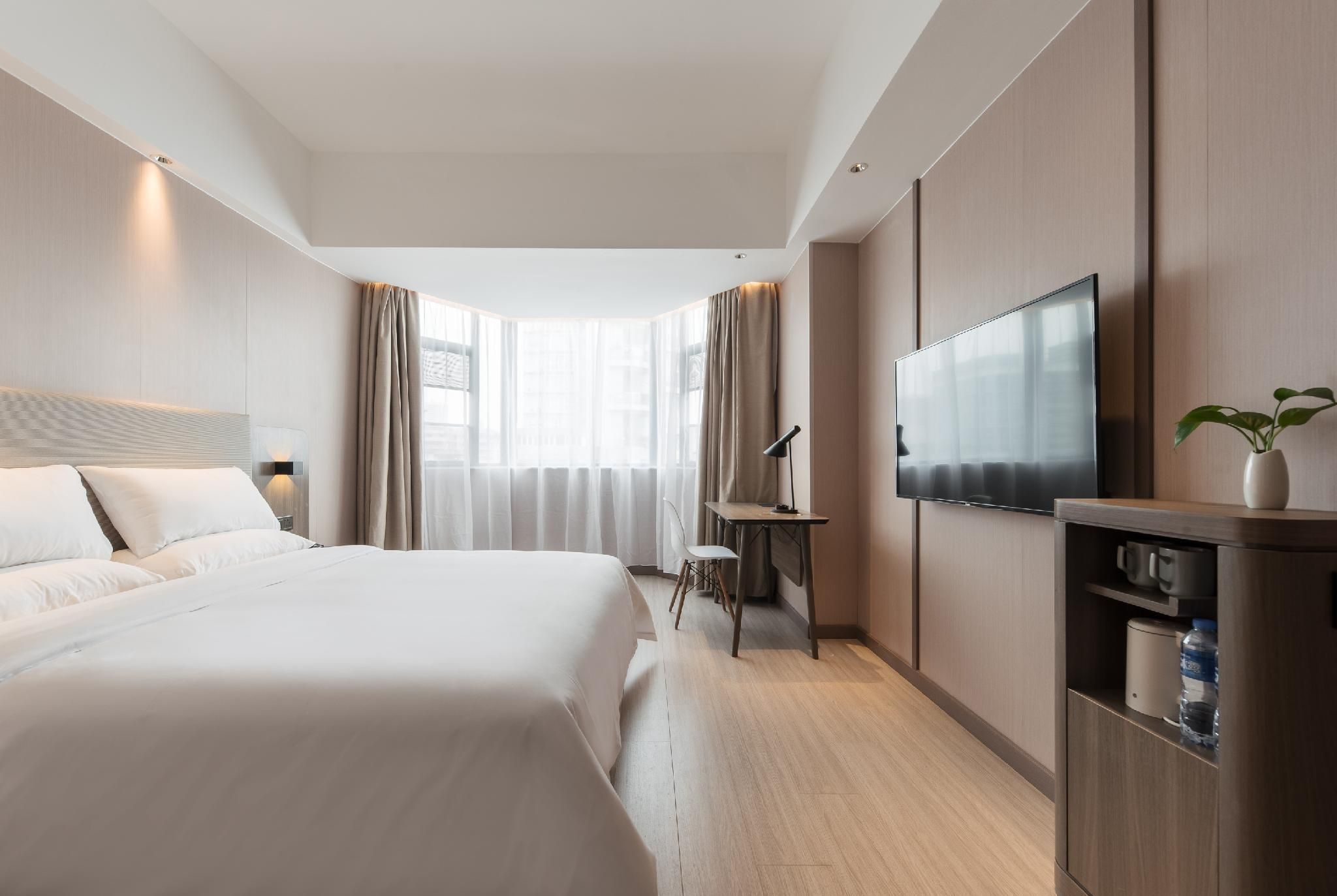 Huazhu - Superior BedRoom