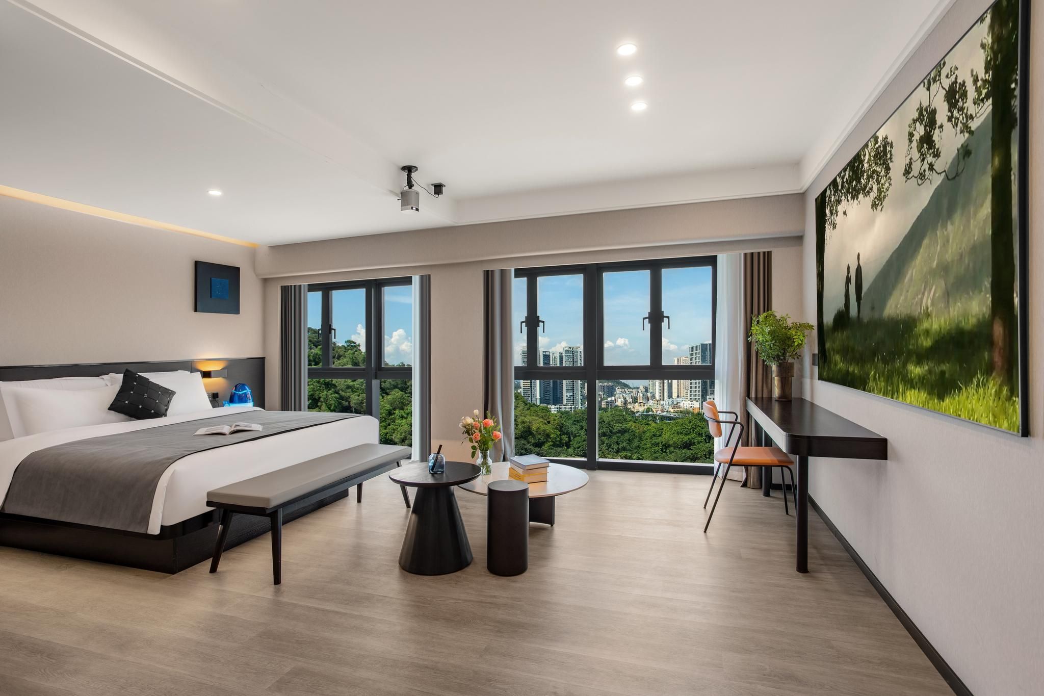 GTR - Guest Room with One 1.8M Bed