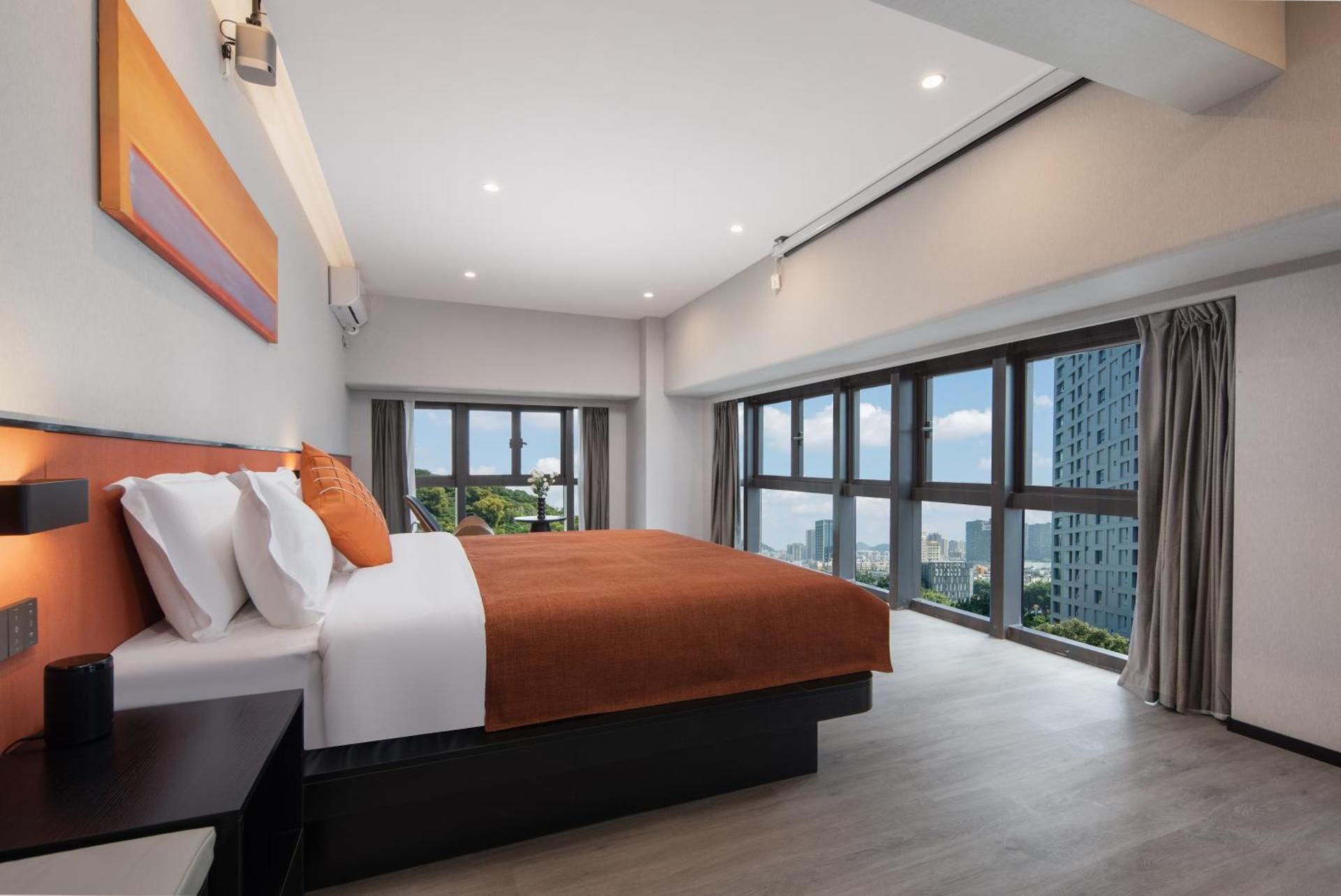 King Room with Spa Bath