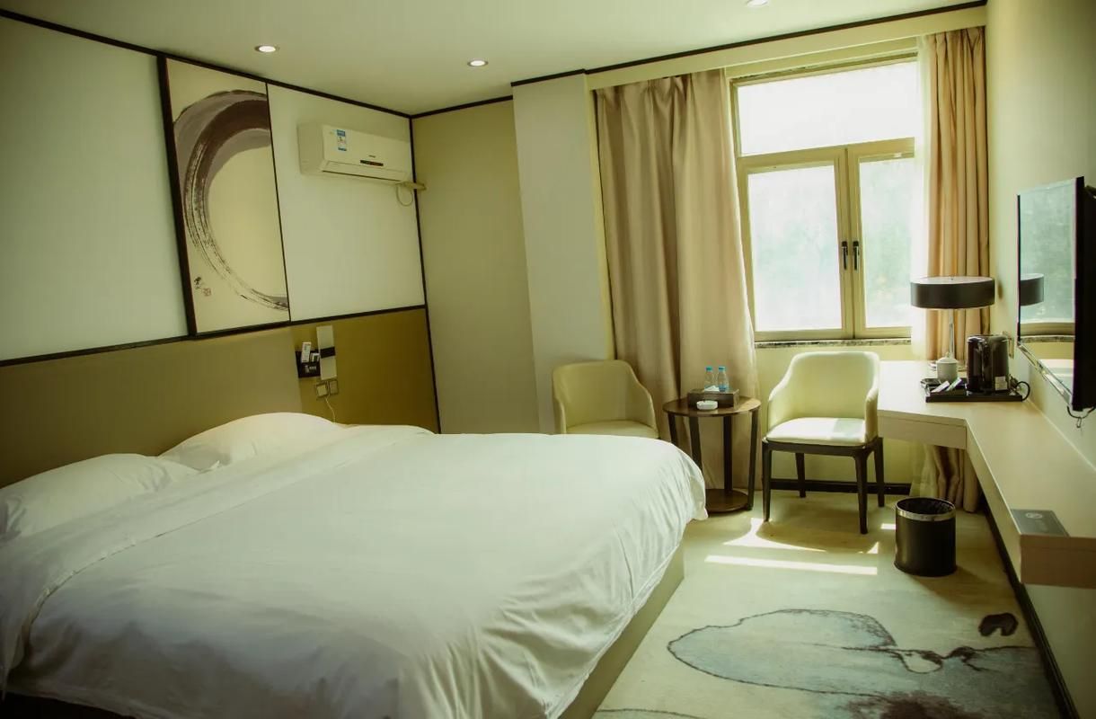 Boutique Queen Room