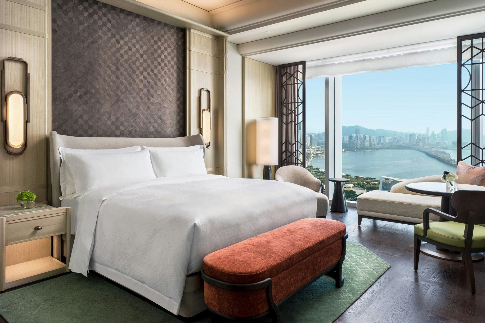 Deluxe Ferris Wheel Bay, Guest room, 1 King, Ferris Wheel view, Bay view