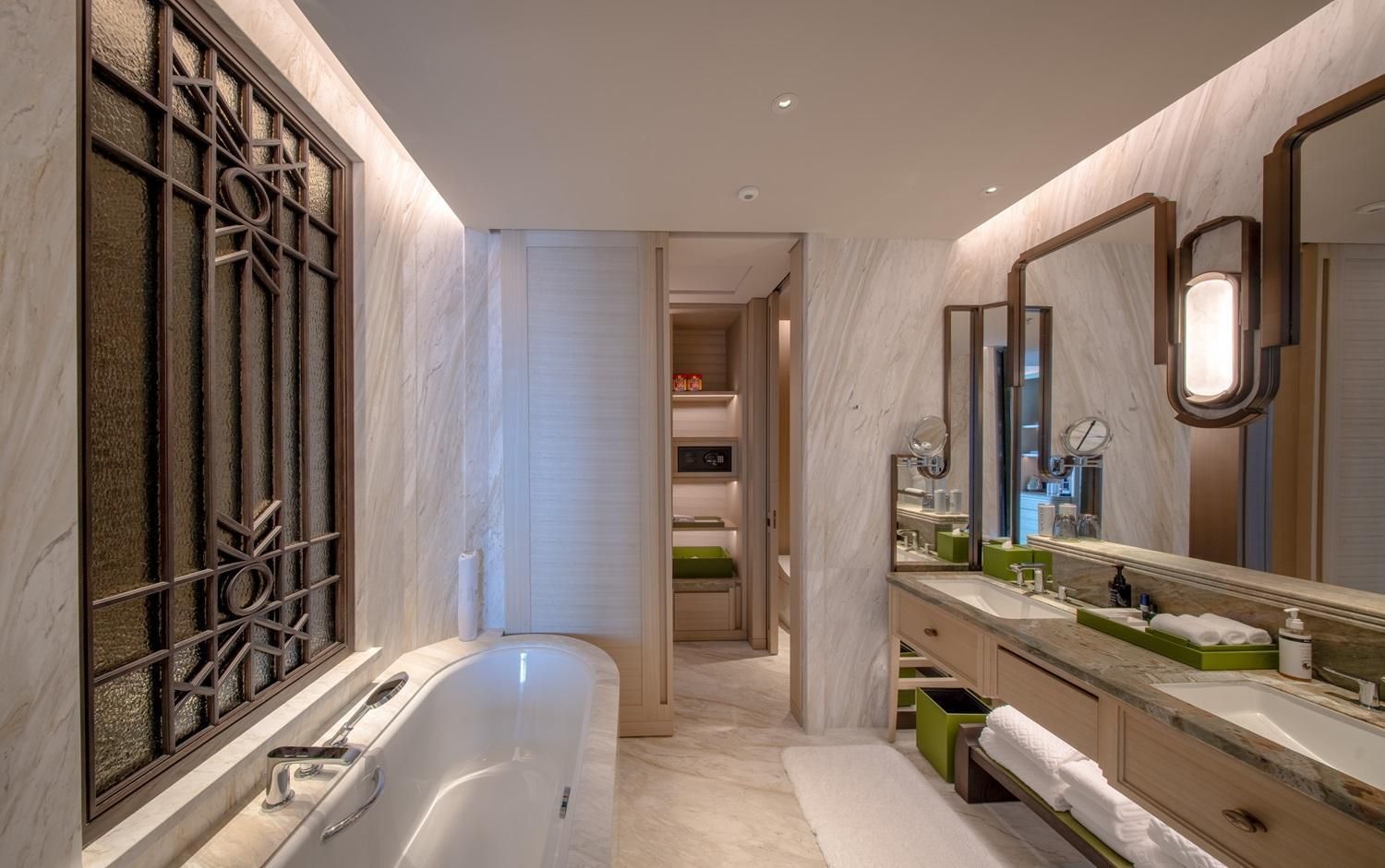 St. Regis King Suite