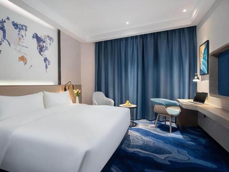 Light Double Room without Window