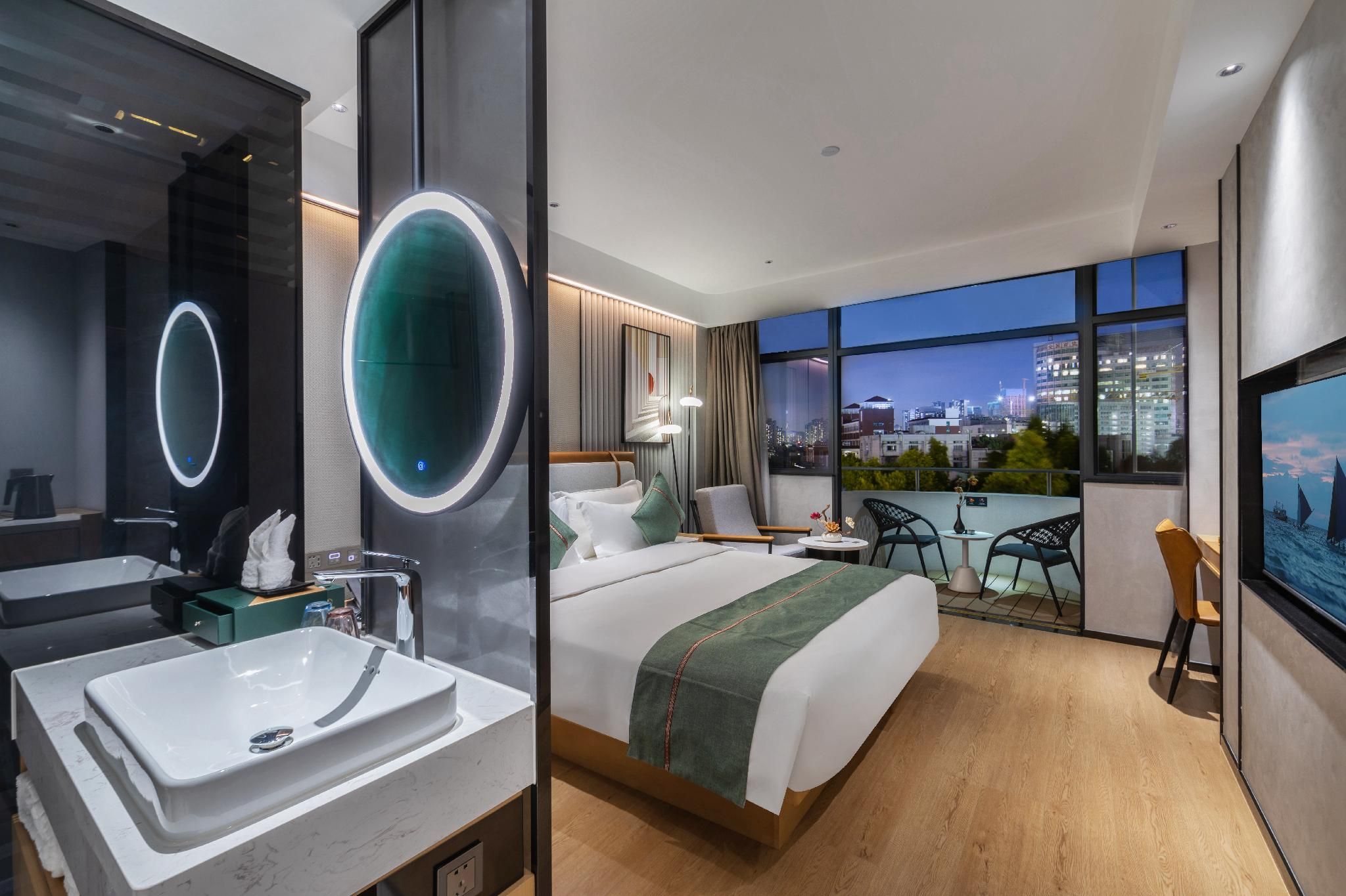 City View Queen Room with Balcony