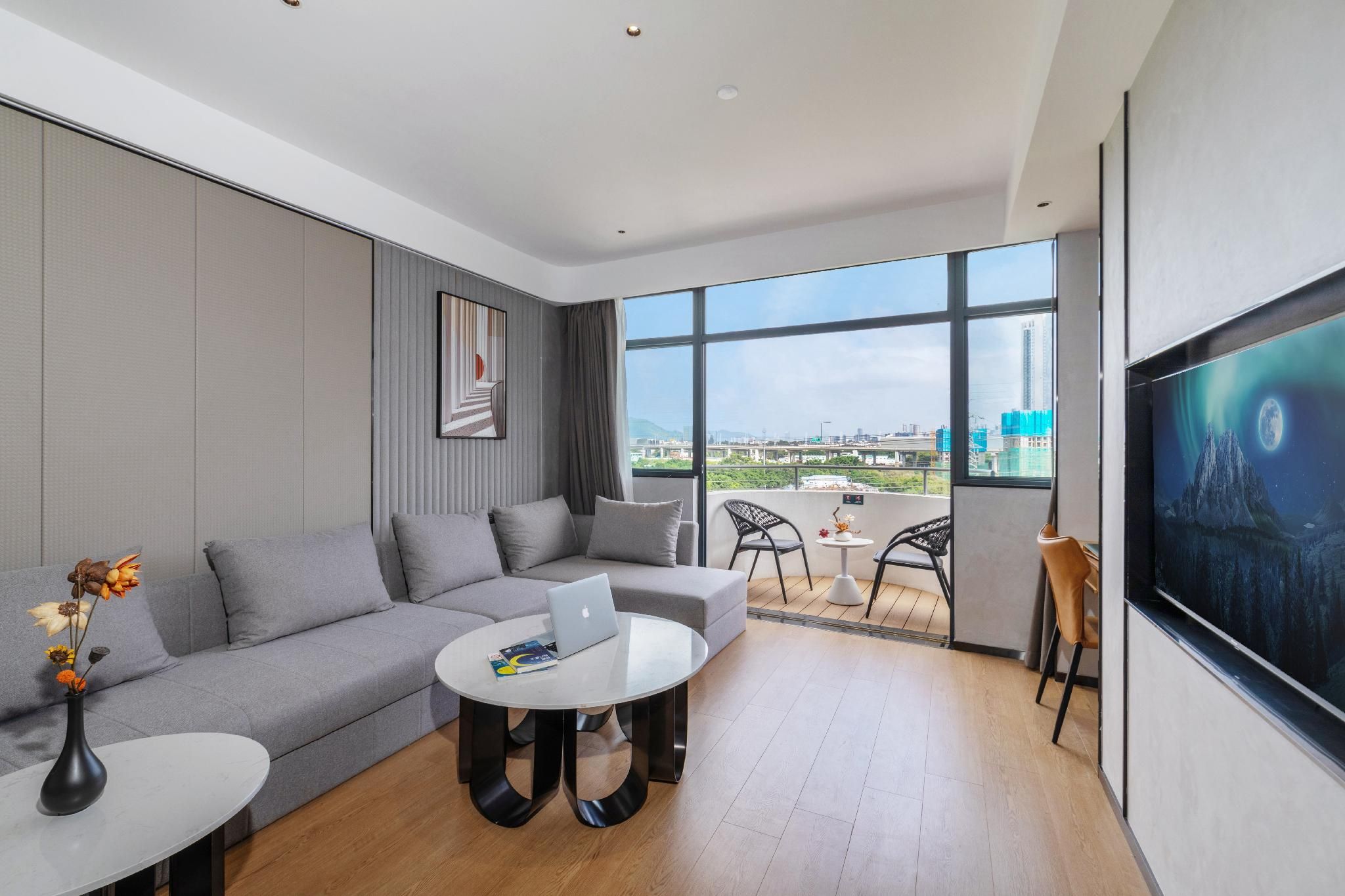 Suite Room with Balcony