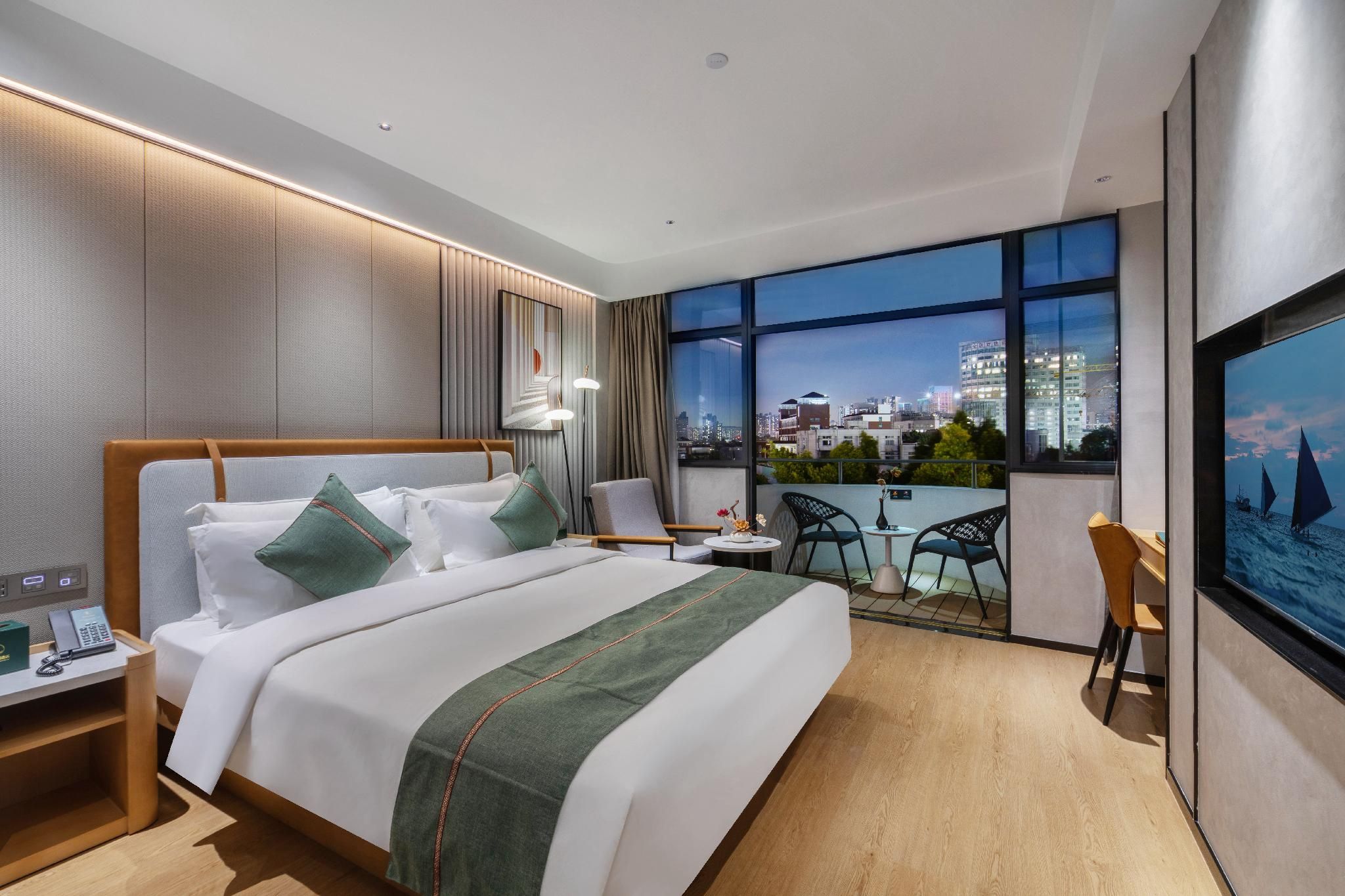 WH - Deluxe Bed Room