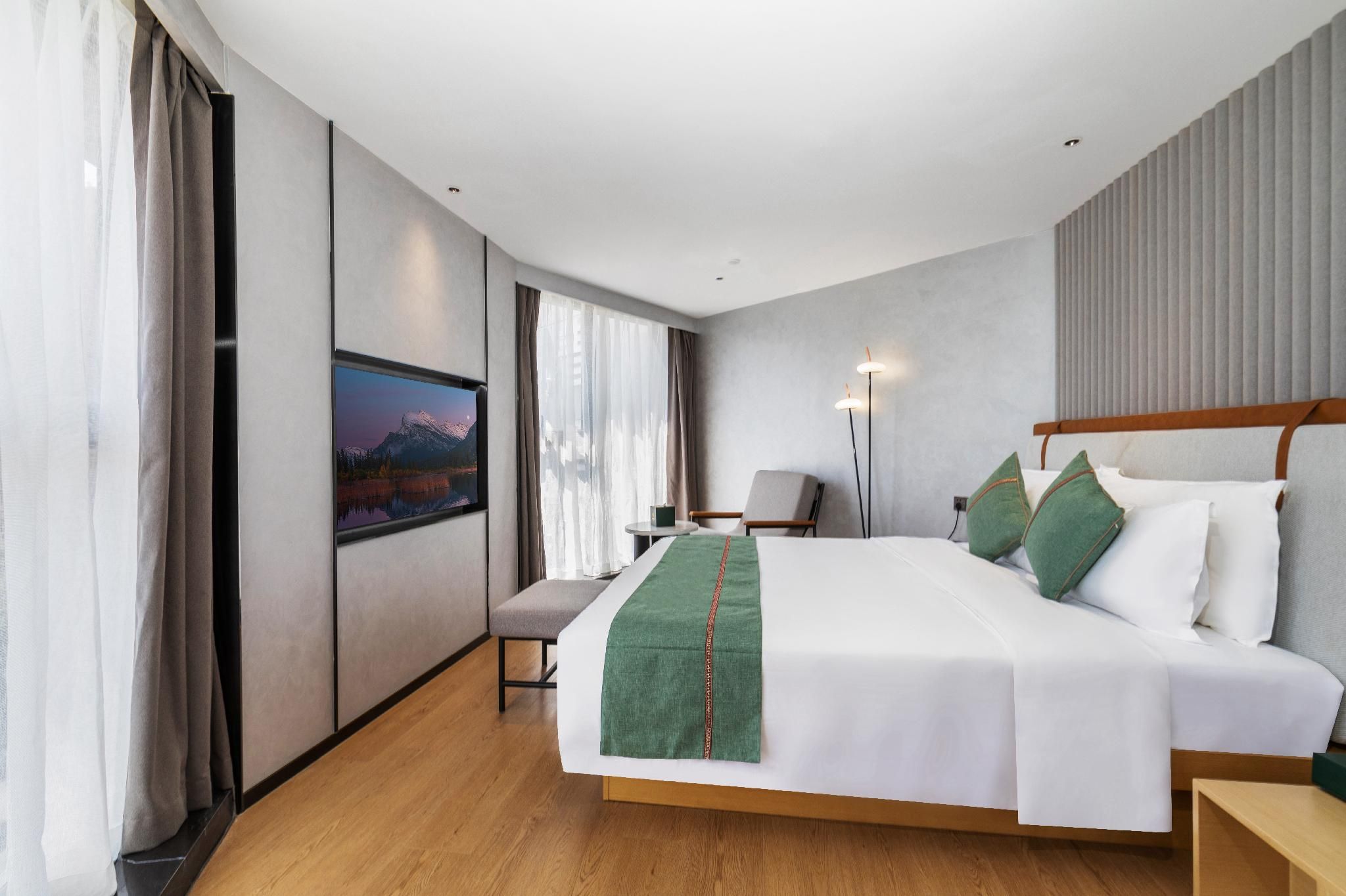 Suite Room with Balcony