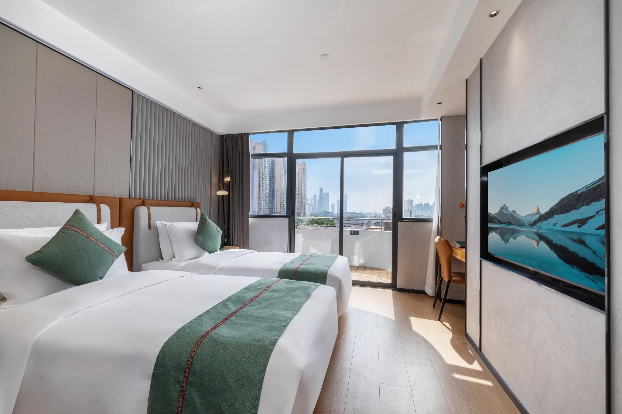 Standard Twin City View