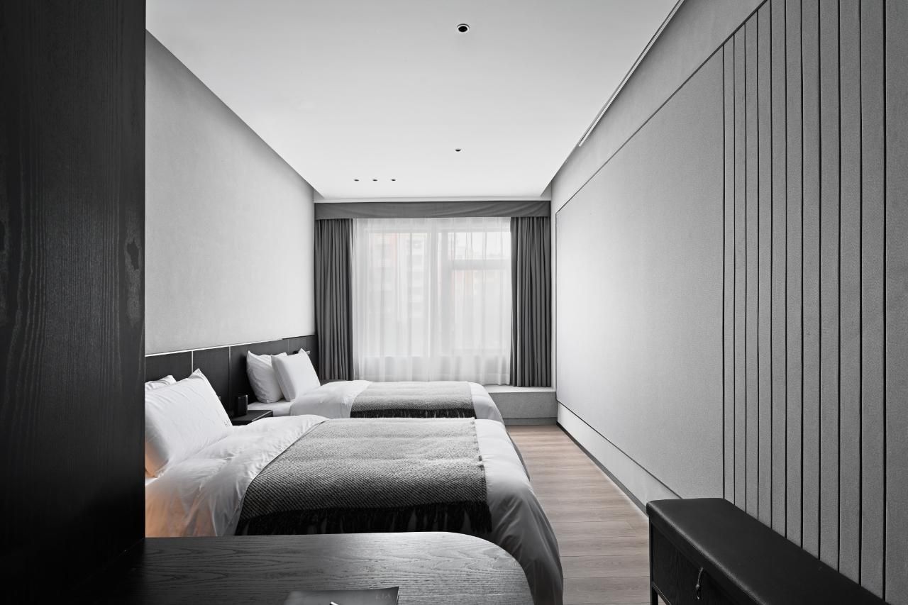 Garden View Studio with 2 Single Beds