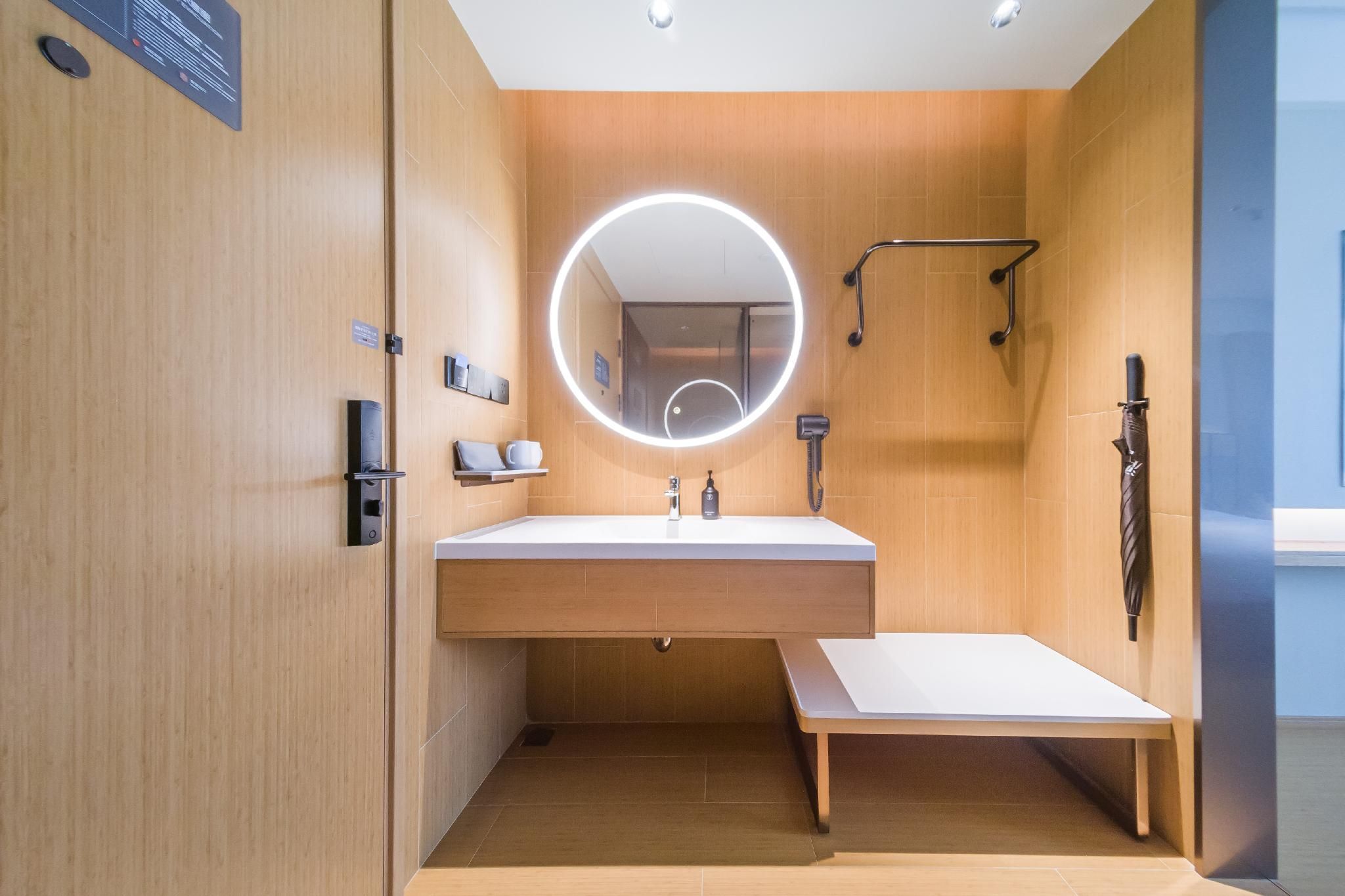 Ji Hotel Shenzhen Baoan Pingzhou Metro Station Business Queen Bed Room 3