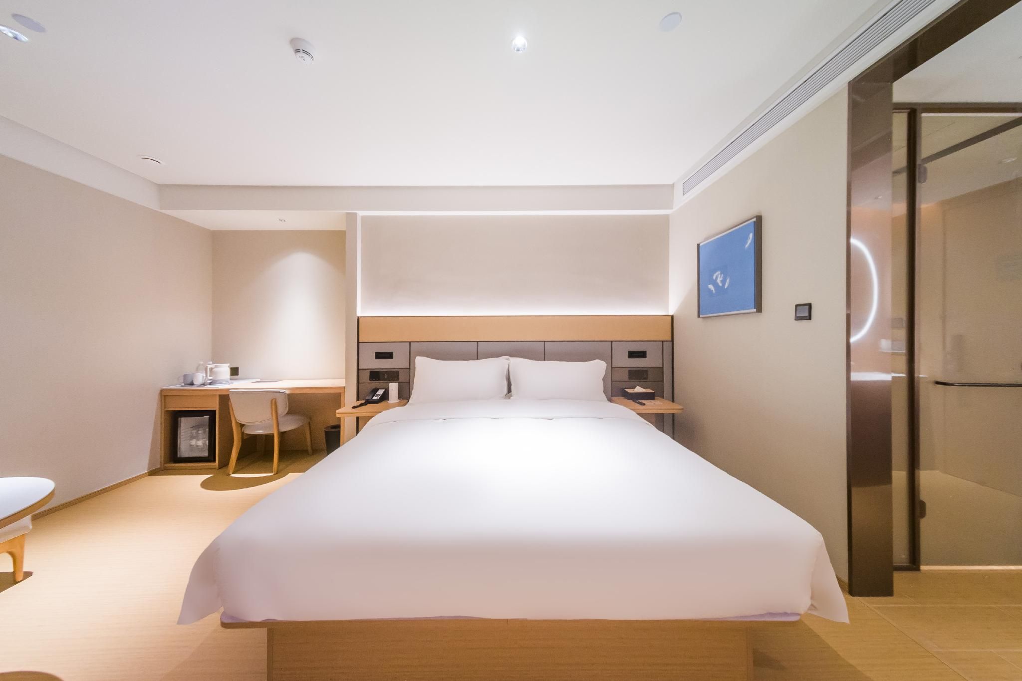 Queen Room A