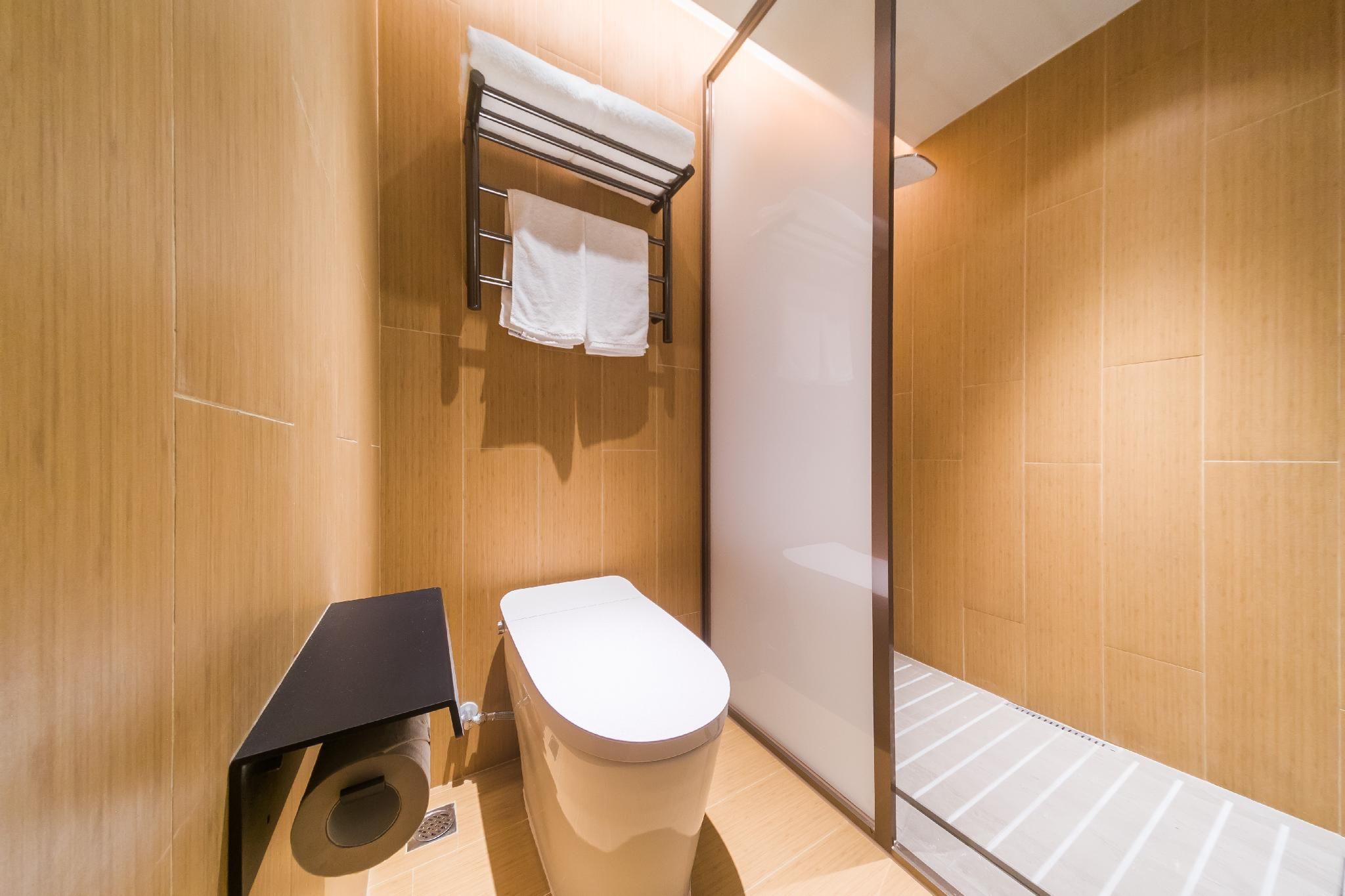 Queen Room A