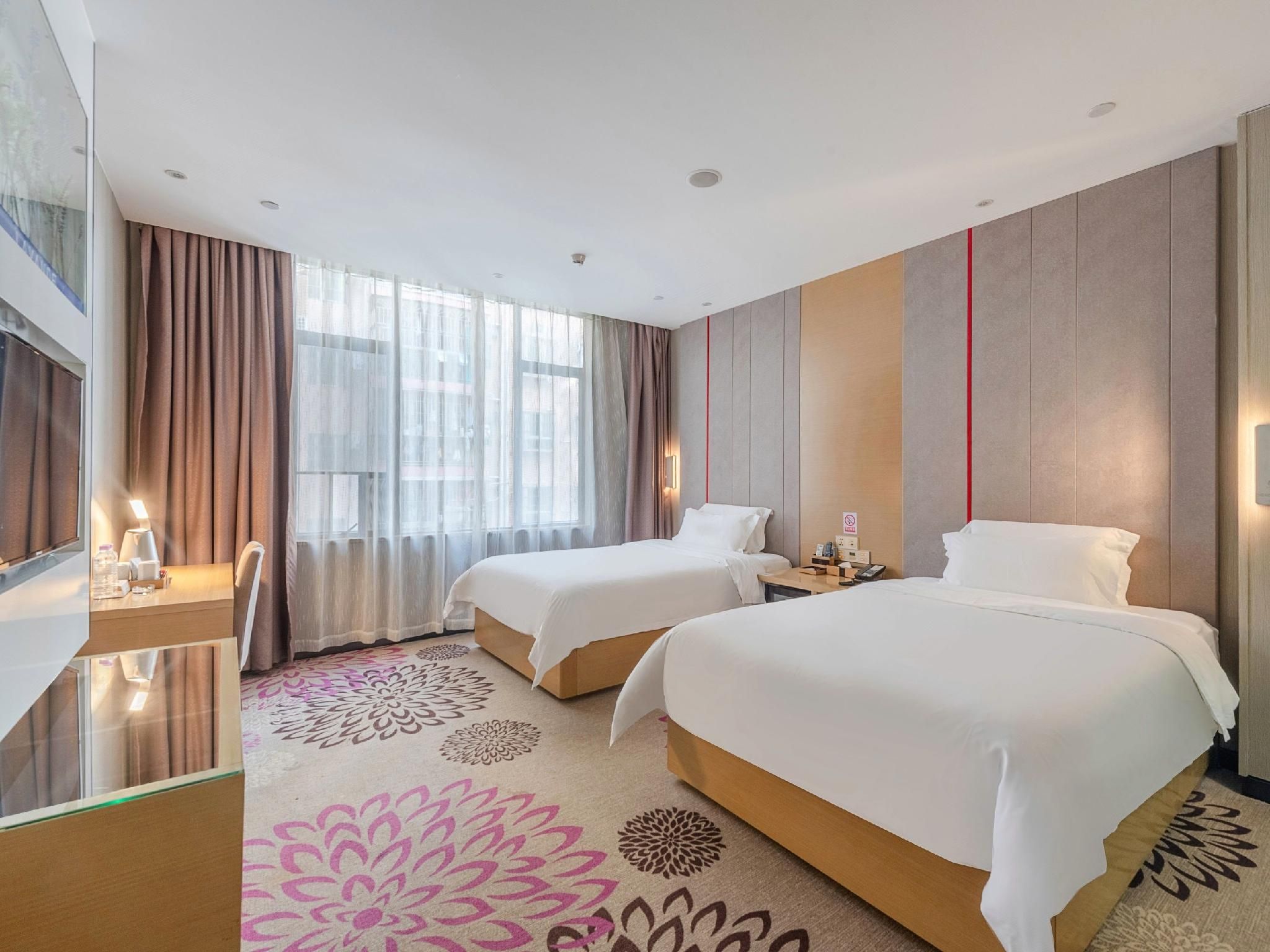 Elegant Twin Room