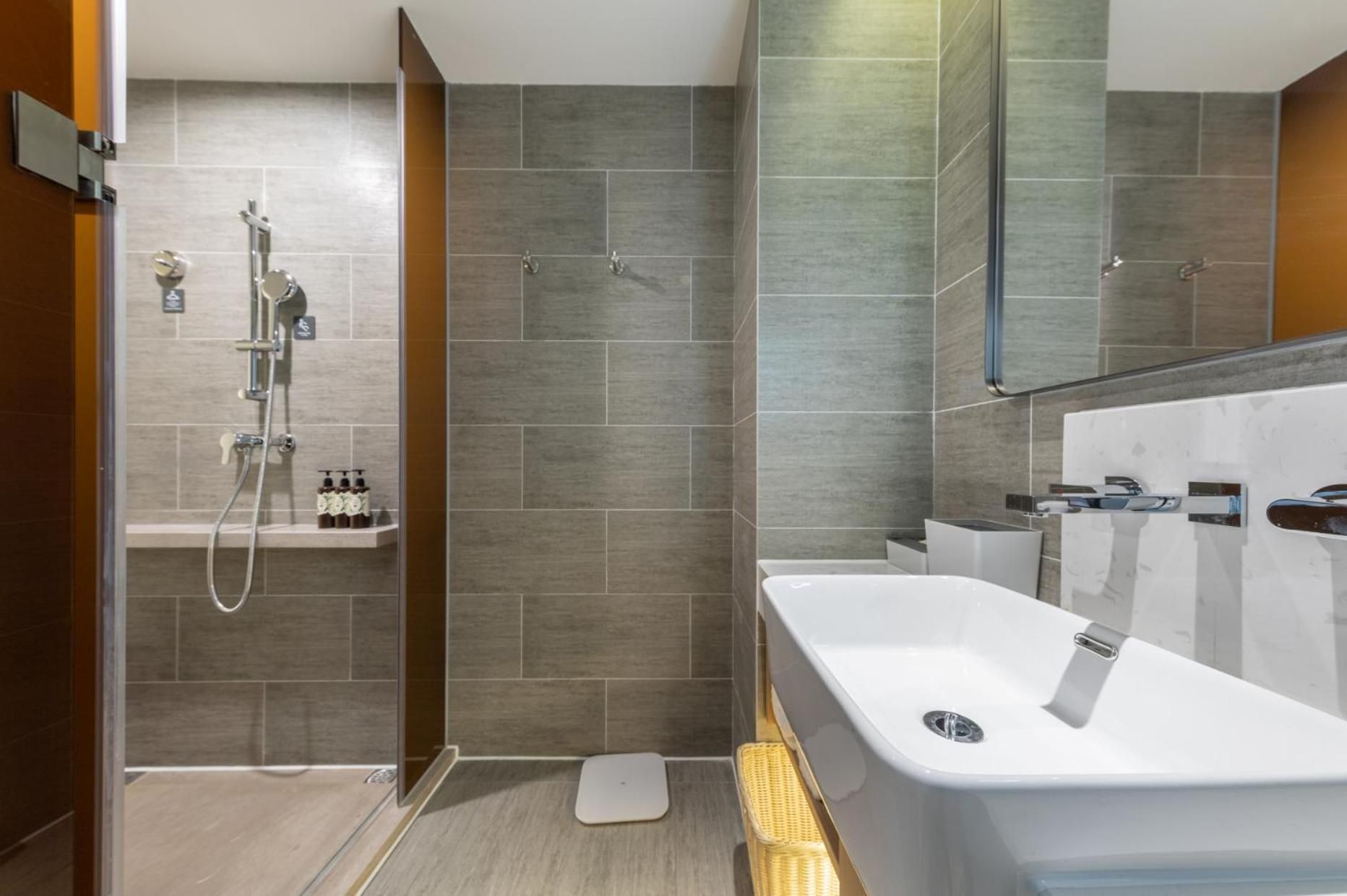 Superior Double Room with Inner Window