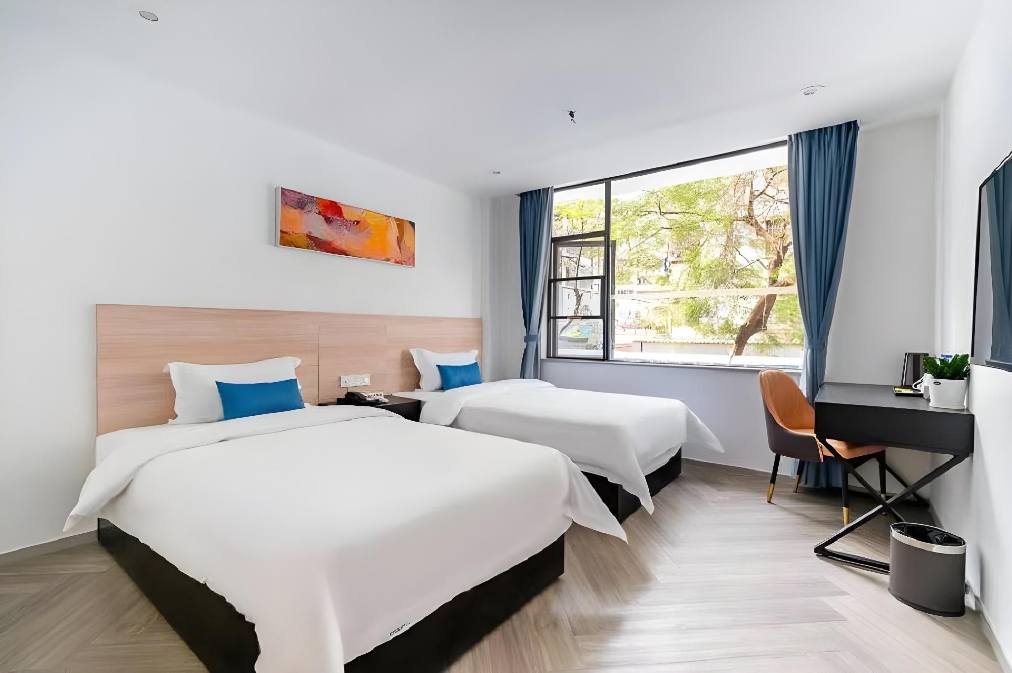 2 Bed Twin Superior Room