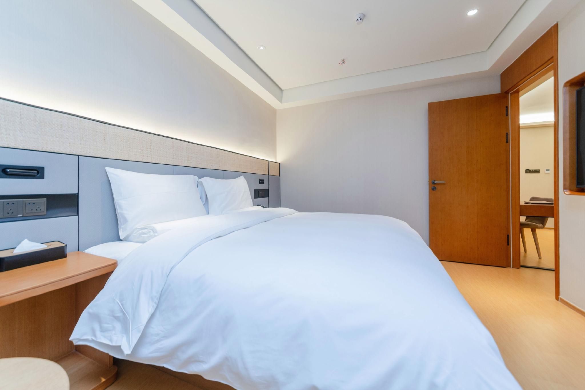 Business Suite Room